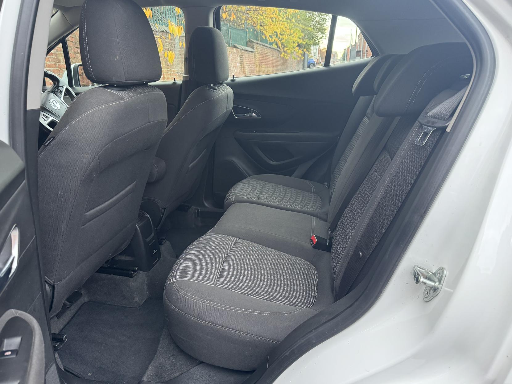 Vauxhall Mokka 1.7 CDTi Exclusiv SUV 5dr Diesel Auto 2WD Euro 5 (130 ps)