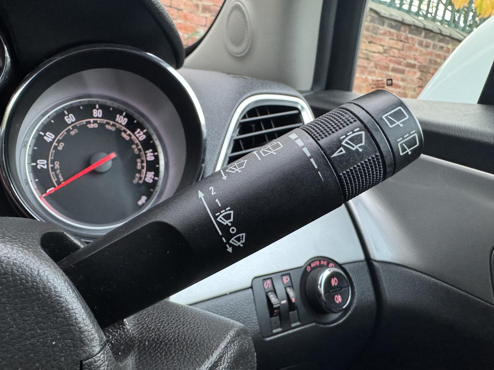 Vauxhall Mokka 1.7 CDTi Exclusiv SUV 5dr Diesel Auto 2WD Euro 5 (130 ps)