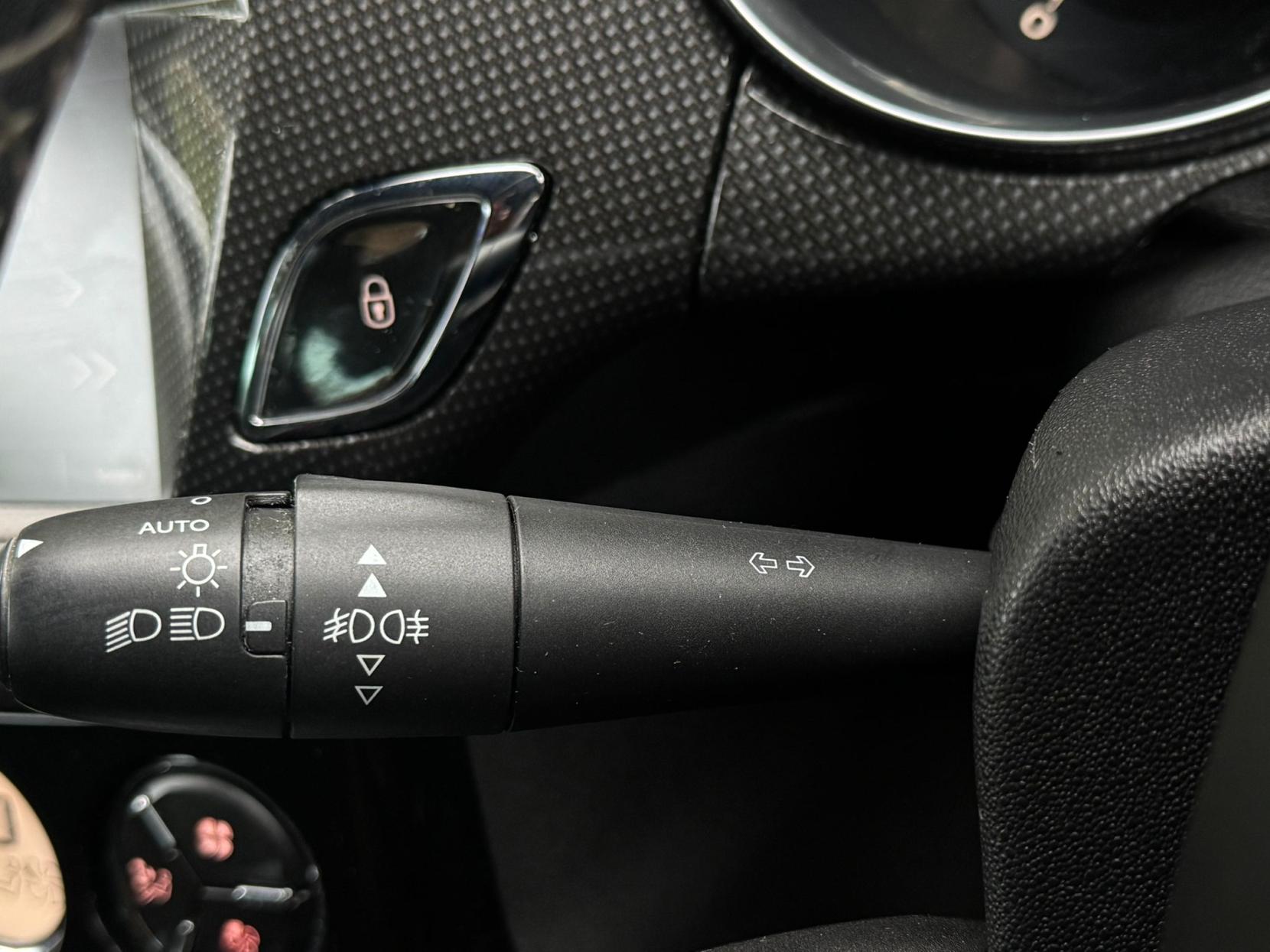 DS AUTOMOBILES DS 3 1.2 PureTech Elegance Hatchback 3dr Petrol EAT6 Euro 6 (s/s) (110 ps)