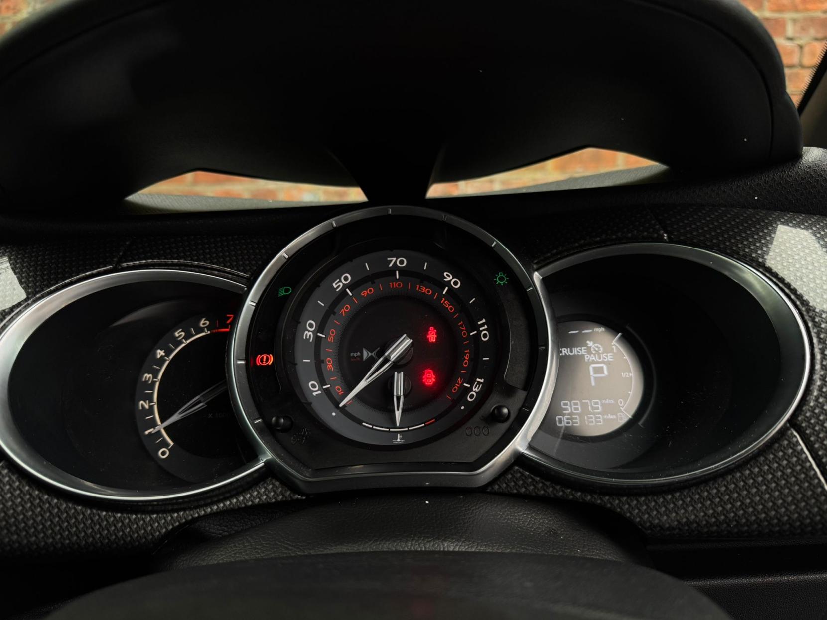 DS AUTOMOBILES DS 3 1.2 PureTech Elegance Hatchback 3dr Petrol EAT6 Euro 6 (s/s) (110 ps)