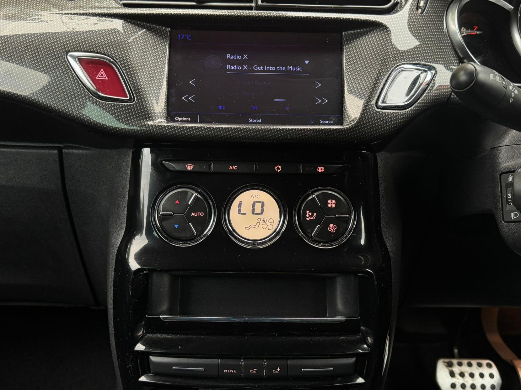 DS AUTOMOBILES DS 3 1.2 PureTech Elegance Hatchback 3dr Petrol EAT6 Euro 6 (s/s) (110 ps)