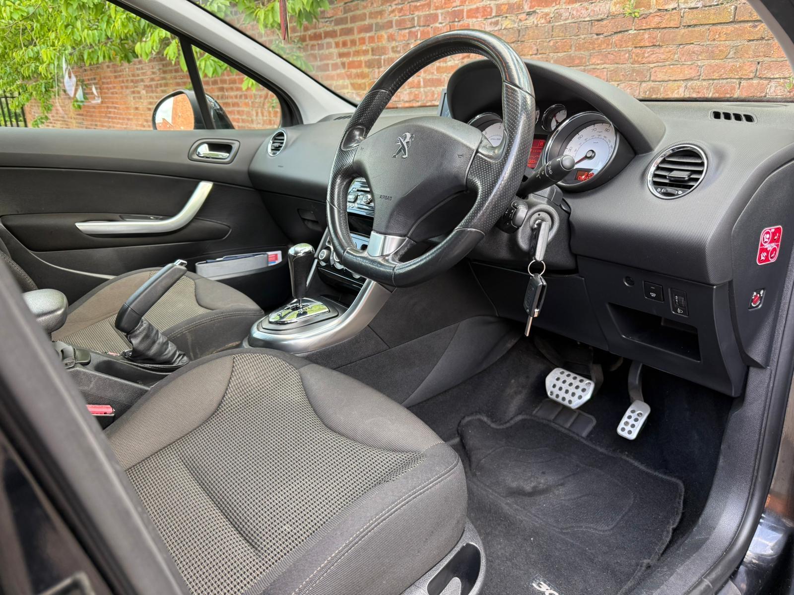 Peugeot 308 1.6 e-HDi Active Hatchback 5dr Diesel EGC Euro 5 (s/s) (112 ps)