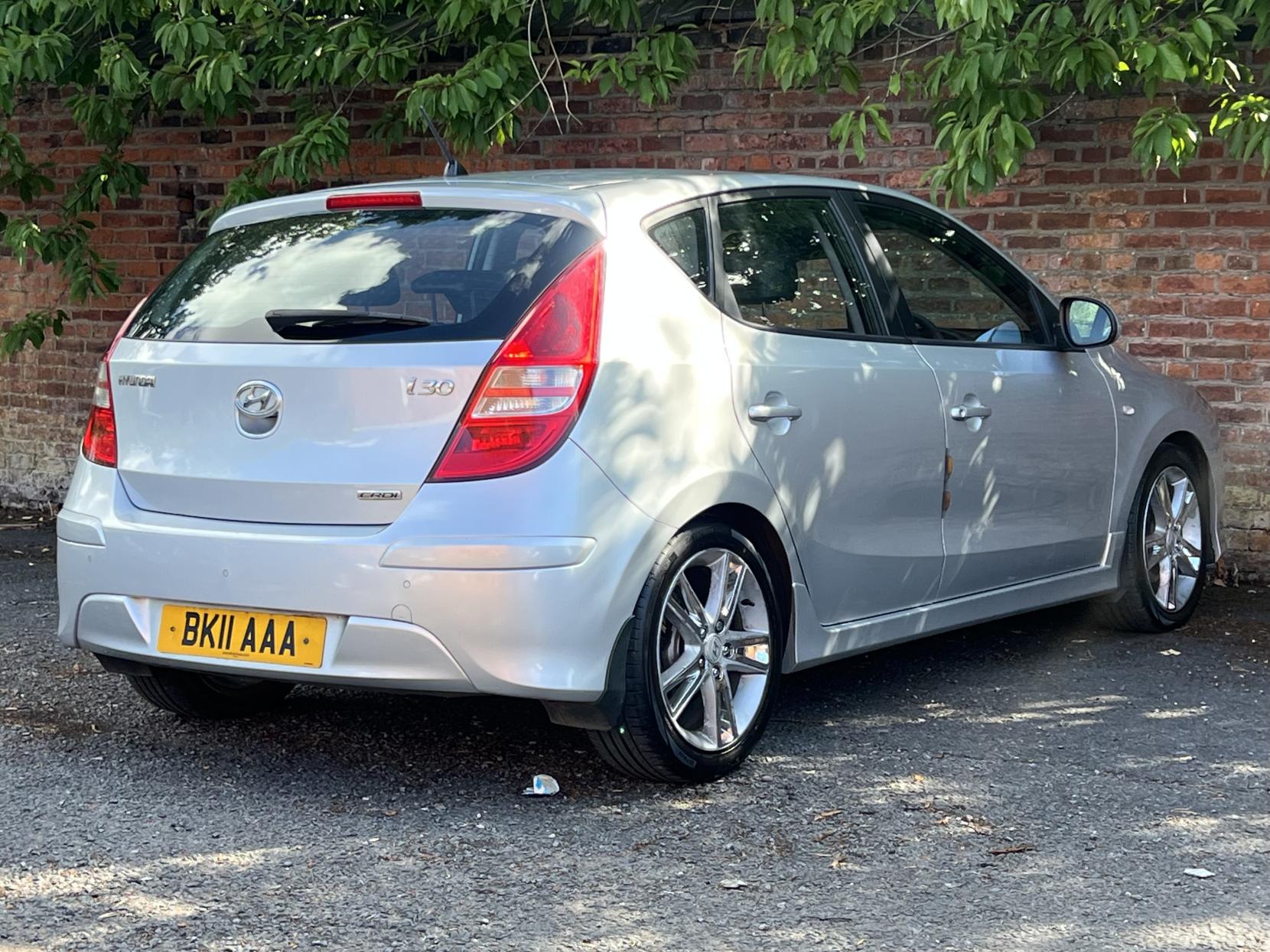 Hyundai i30 1.6 CRDi Premium Hatchback 5dr Diesel Auto Euro 4 (115 ps)