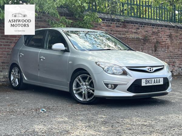 Hyundai i30 1.6 CRDi Premium Hatchback 5dr Diesel Auto Euro 4 (115 ps)