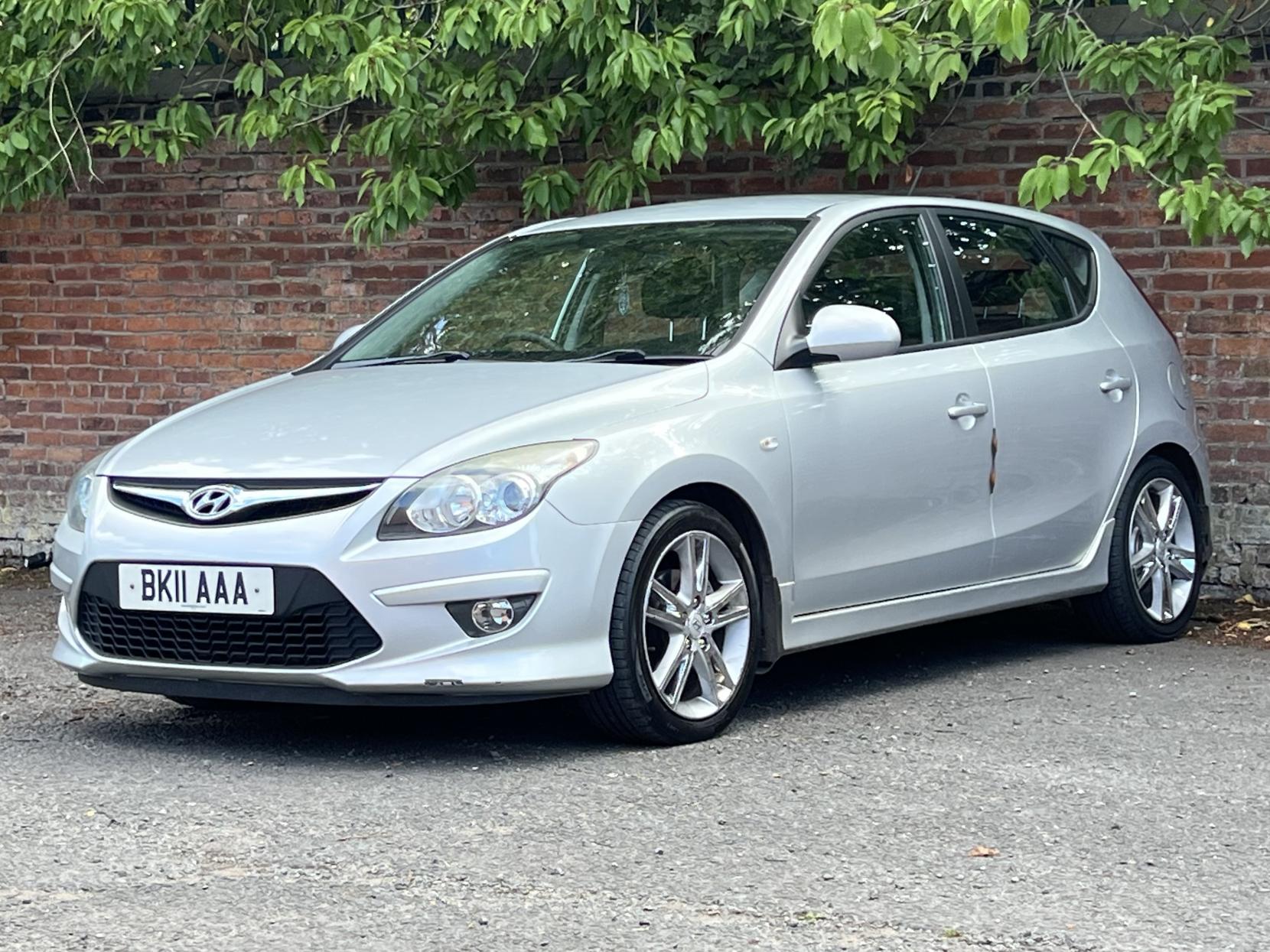 Hyundai i30 1.6 CRDi Premium Hatchback 5dr Diesel Auto Euro 4 (115 ps)