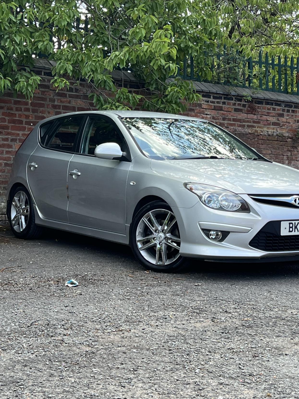 Hyundai i30 1.6 CRDi Premium Hatchback 5dr Diesel Auto Euro 4 (115 ps)