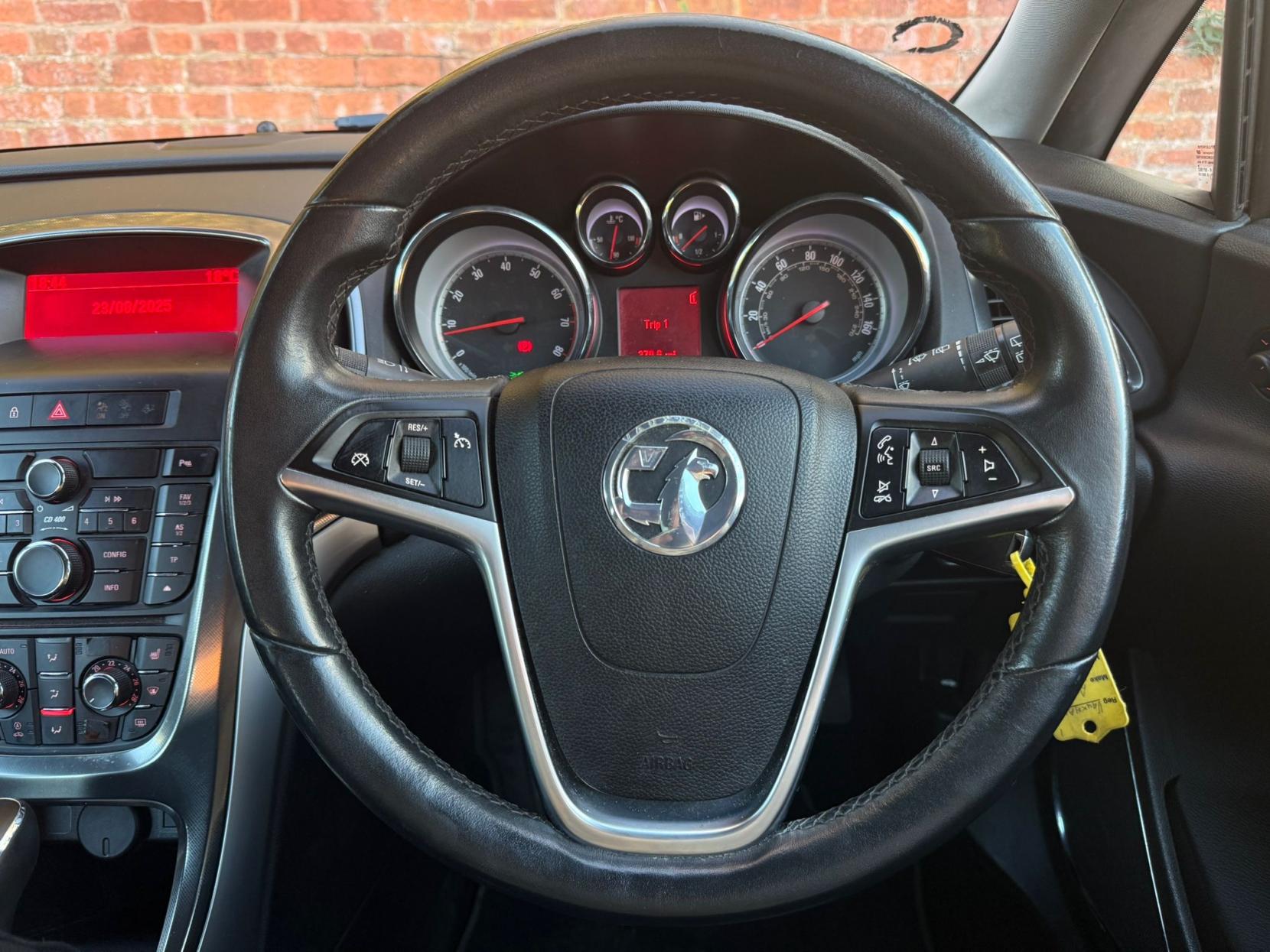 Vauxhall Astra 1.6 16v Elite Hatchback 5dr Petrol Auto Euro 5 (115 ps)