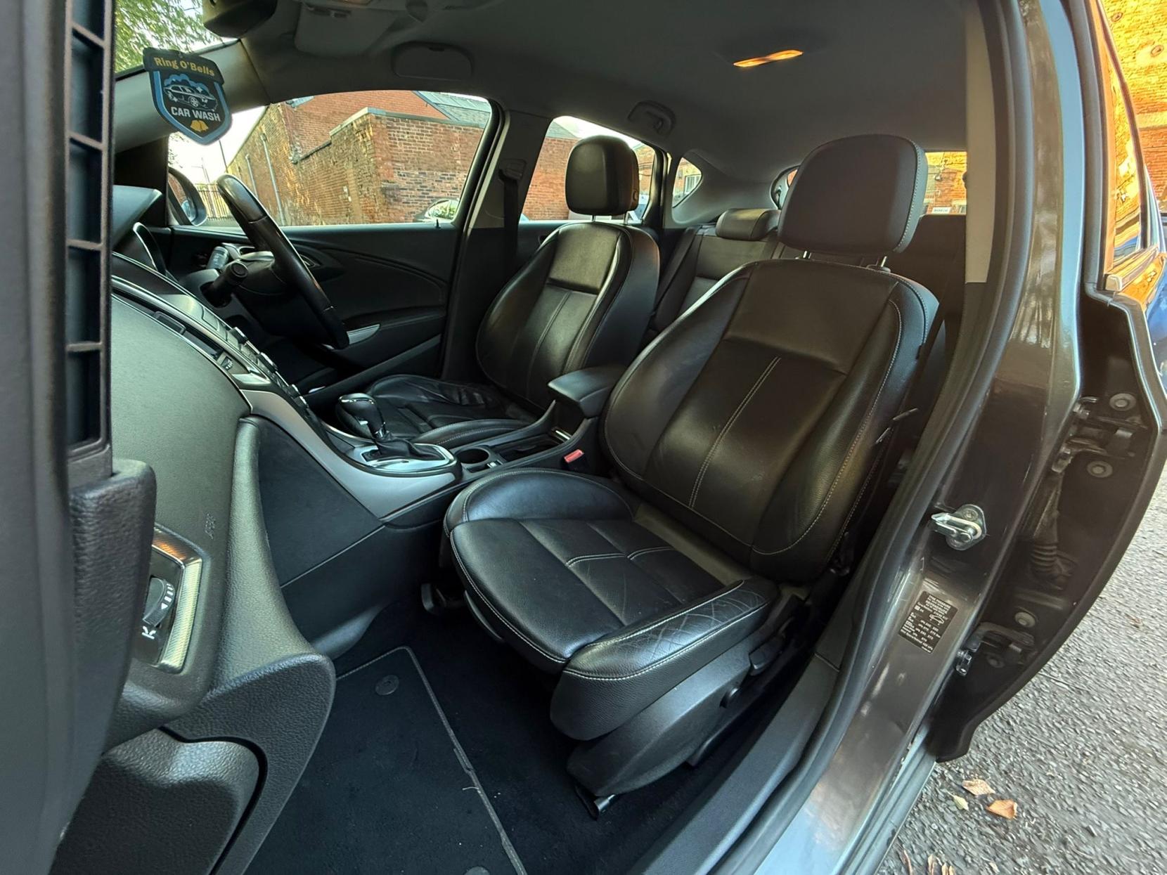 Vauxhall Astra 1.6 16v Elite Hatchback 5dr Petrol Auto Euro 5 (115 ps)