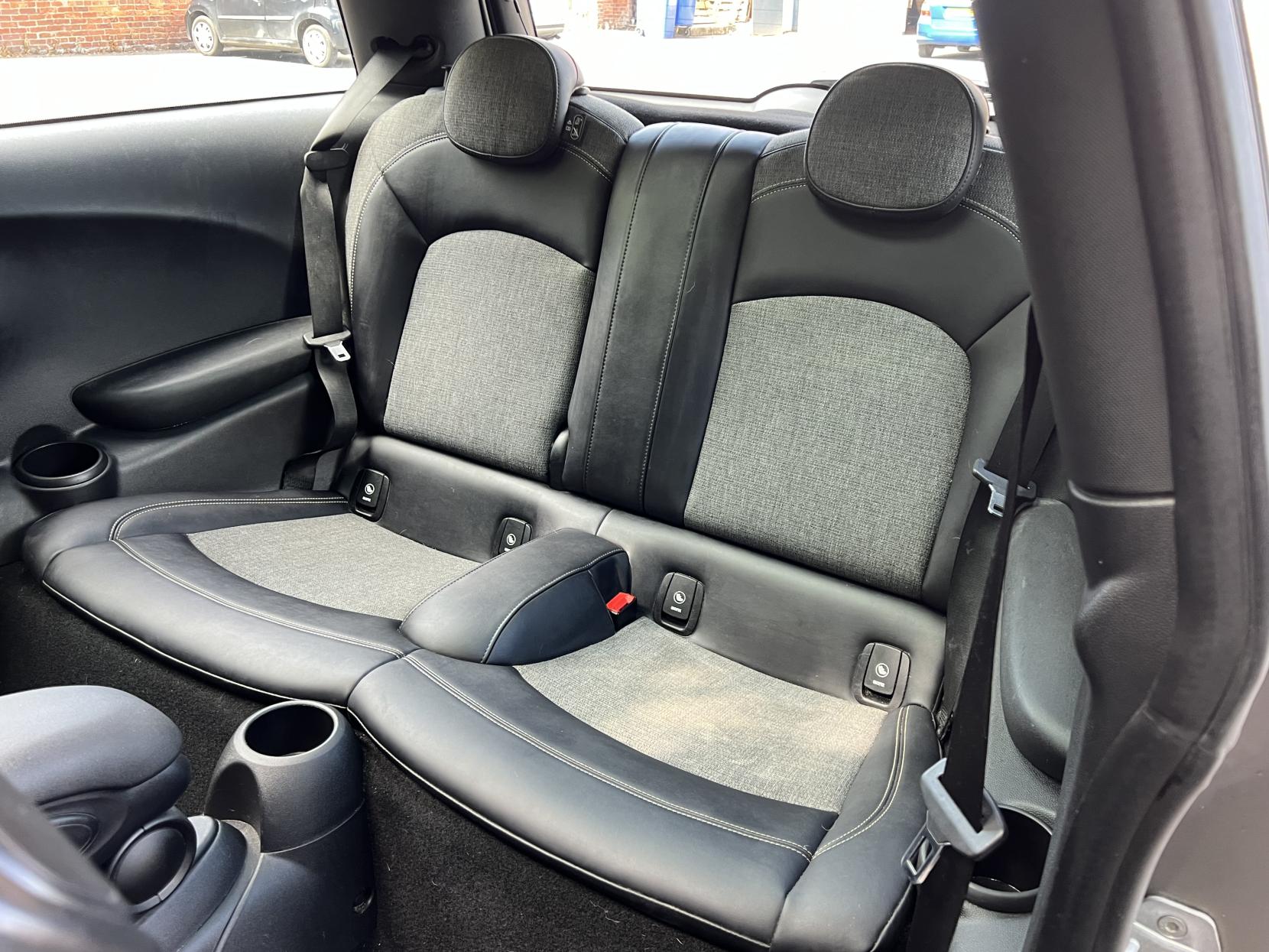 MINI Hatch 1.2 One Hatchback 3dr Petrol Auto Euro 6 (s/s) (102 ps)