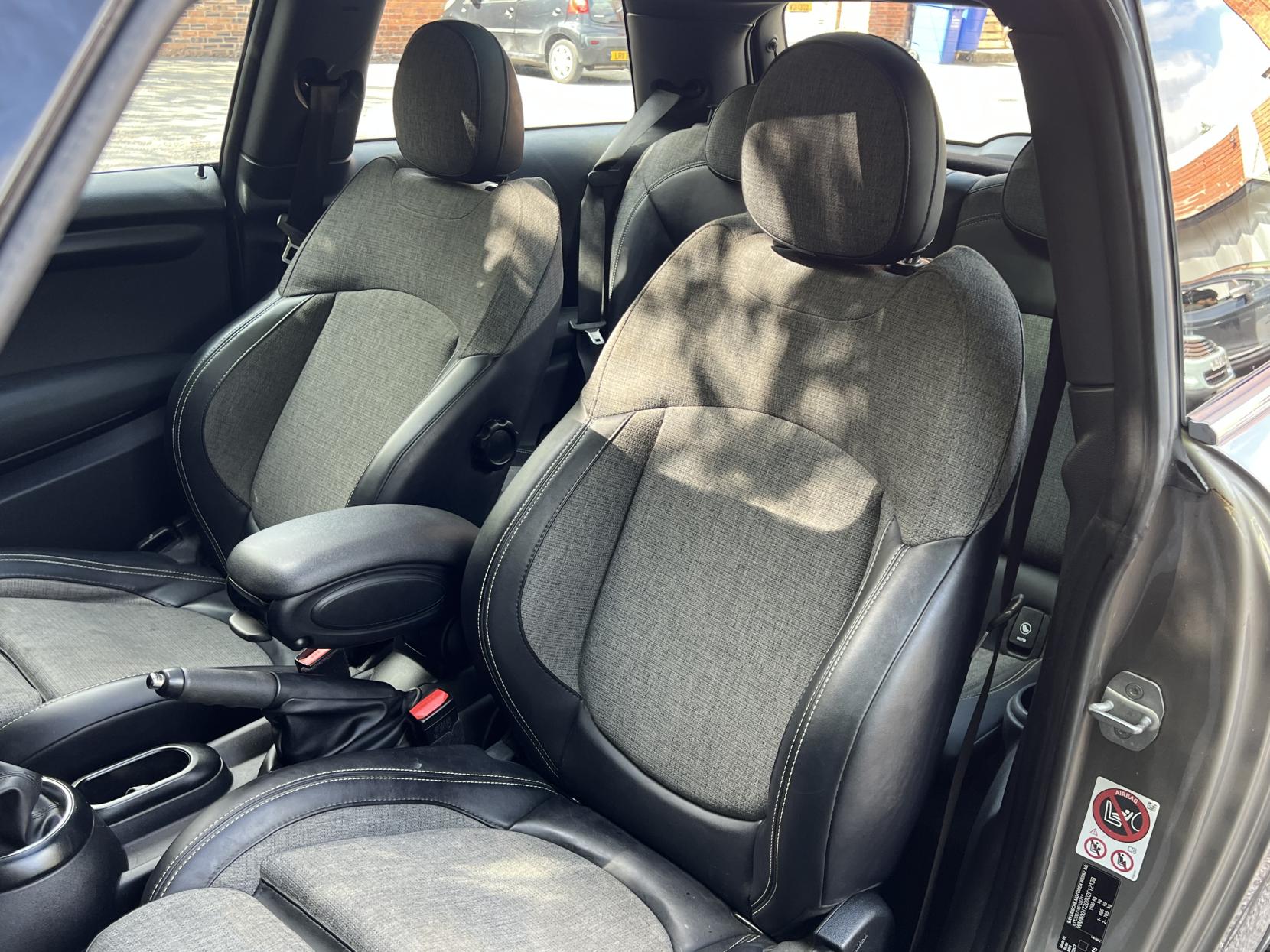 MINI Hatch 1.2 One Hatchback 3dr Petrol Auto Euro 6 (s/s) (102 ps)