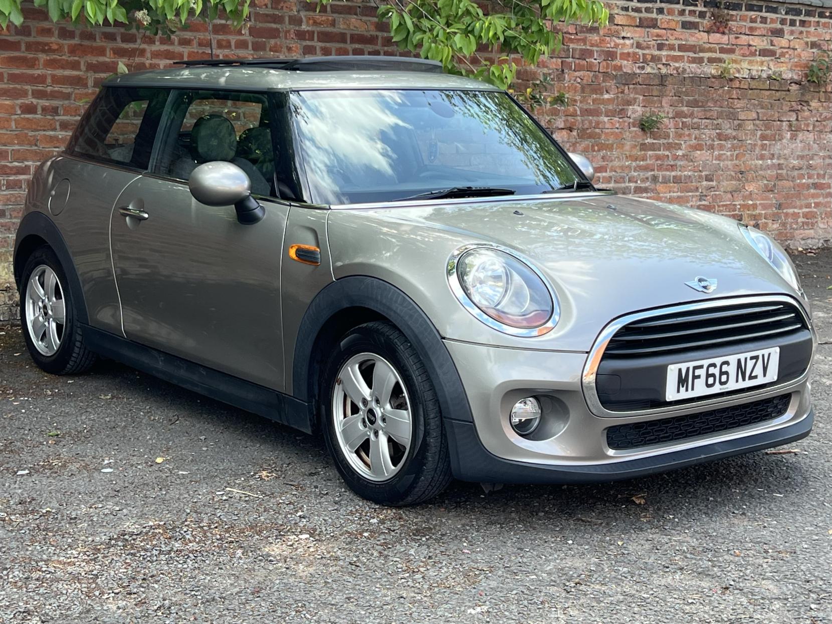 MINI Hatch 1.2 One Hatchback 3dr Petrol Auto Euro 6 (s/s) (102 ps)
