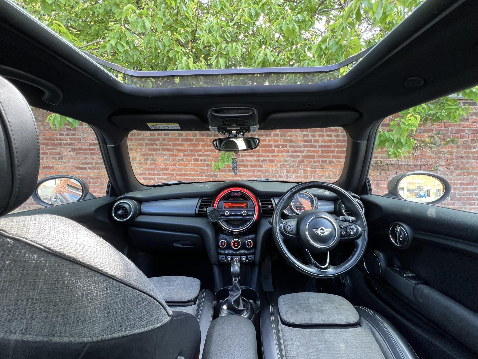 MINI Hatch 1.2 One Hatchback 3dr Petrol Auto Euro 6 (s/s) (102 ps)