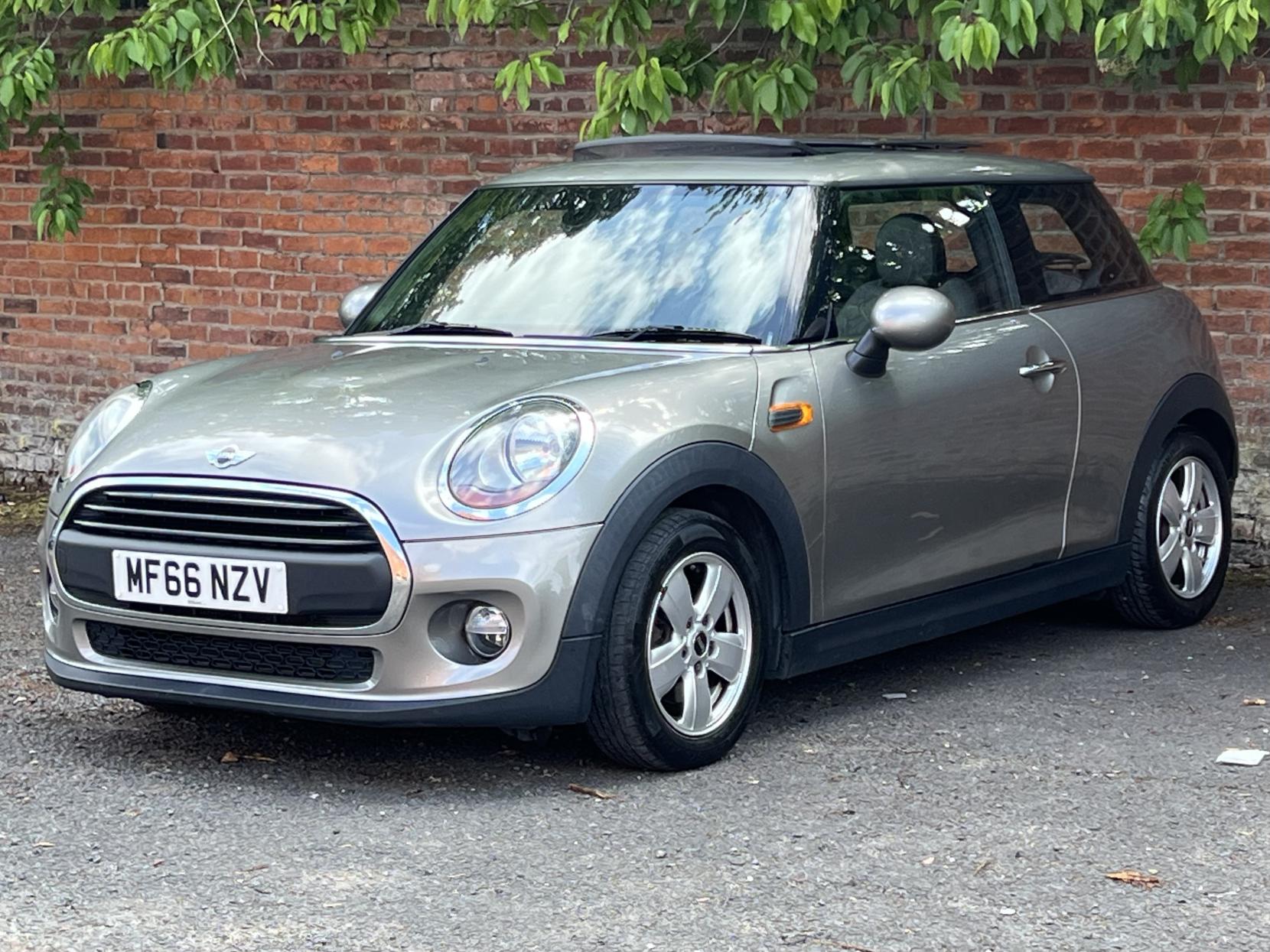 MINI Hatch 1.2 One Hatchback 3dr Petrol Auto Euro 6 (s/s) (102 ps)