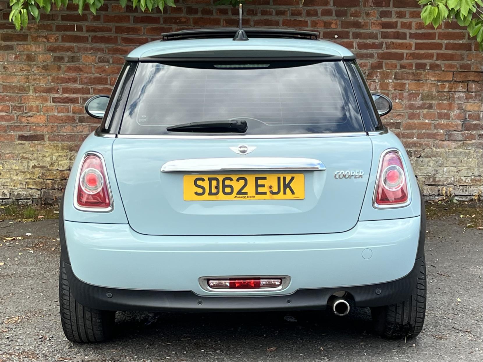 MINI Hatch 1.6 Cooper Hatchback 3dr Petrol Auto Euro 5 (122 ps)