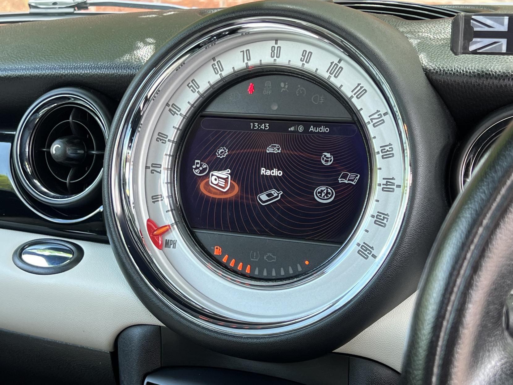 MINI Hatch 1.6 Cooper Hatchback 3dr Petrol Auto Euro 5 (122 ps)