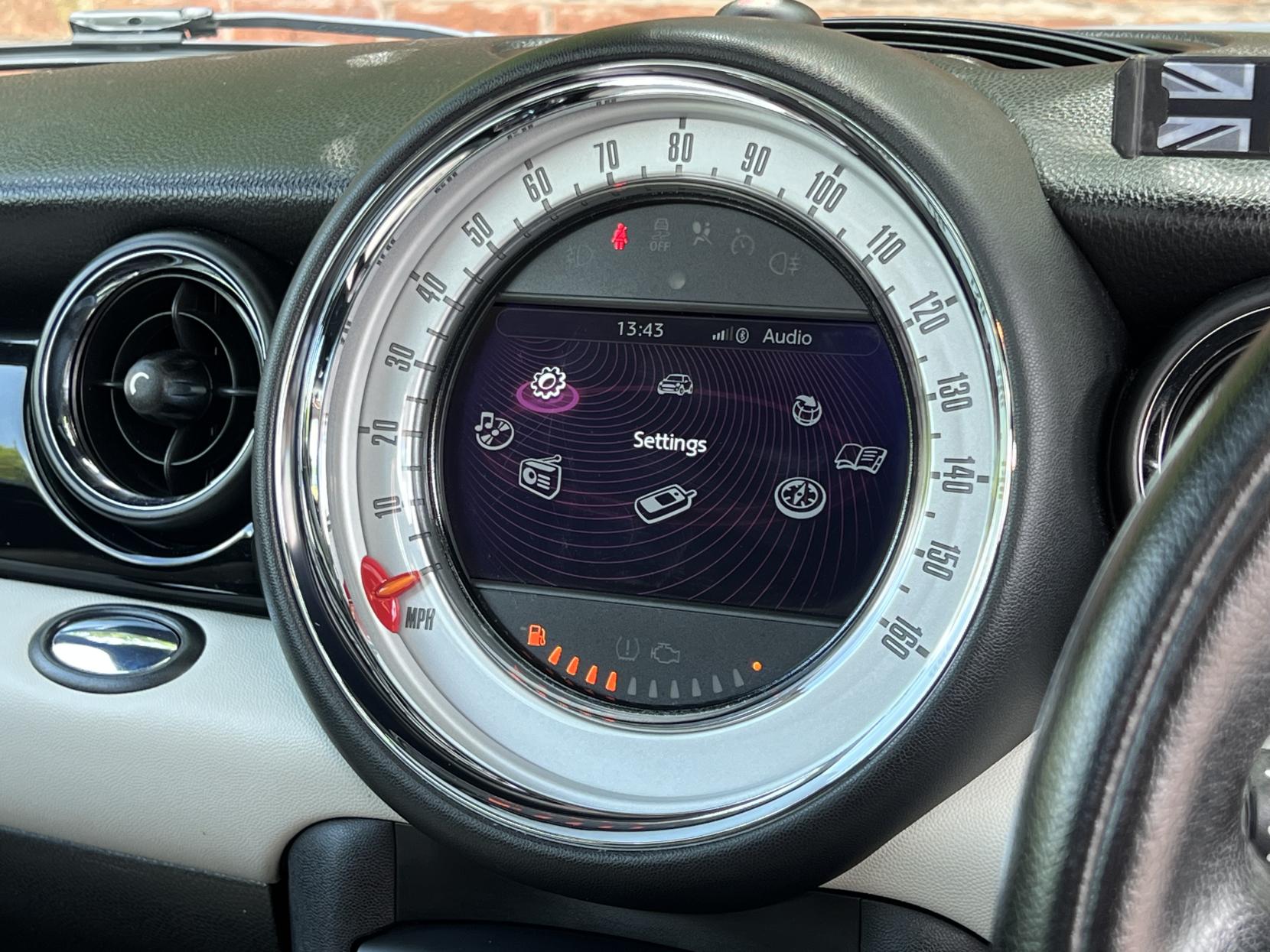 MINI Hatch 1.6 Cooper Hatchback 3dr Petrol Auto Euro 5 (122 ps)