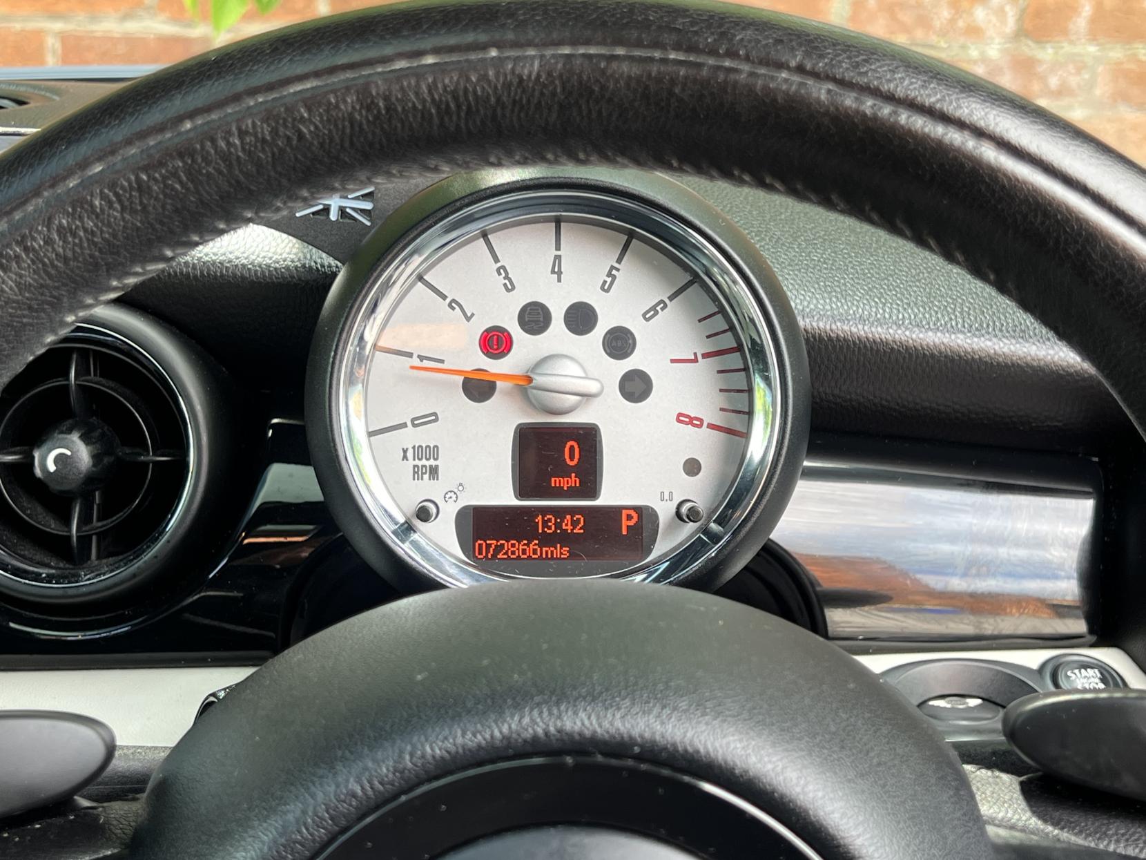 MINI Hatch 1.6 Cooper Hatchback 3dr Petrol Auto Euro 5 (122 ps)