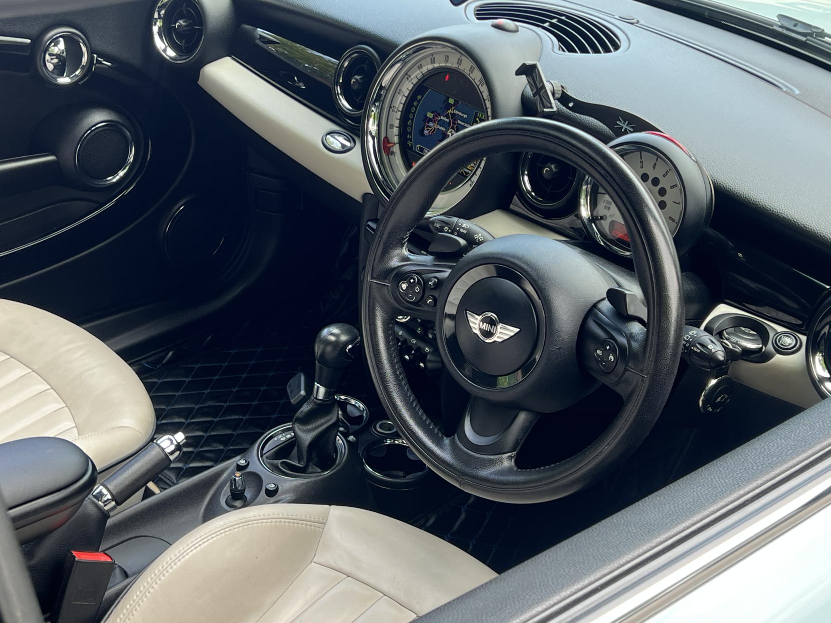 MINI Hatch 1.6 Cooper Hatchback 3dr Petrol Auto Euro 5 (122 ps)