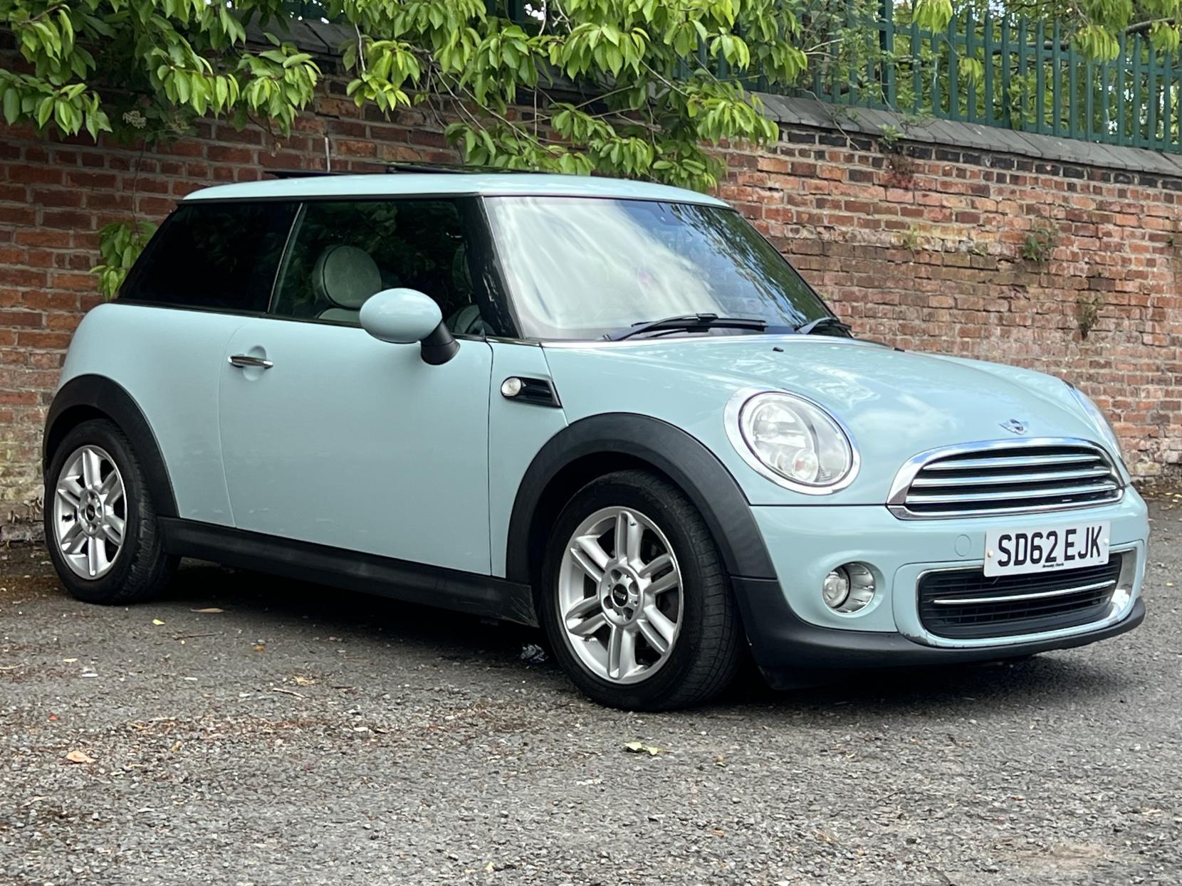 MINI Hatch 1.6 Cooper Hatchback 3dr Petrol Auto Euro 5 (122 ps)