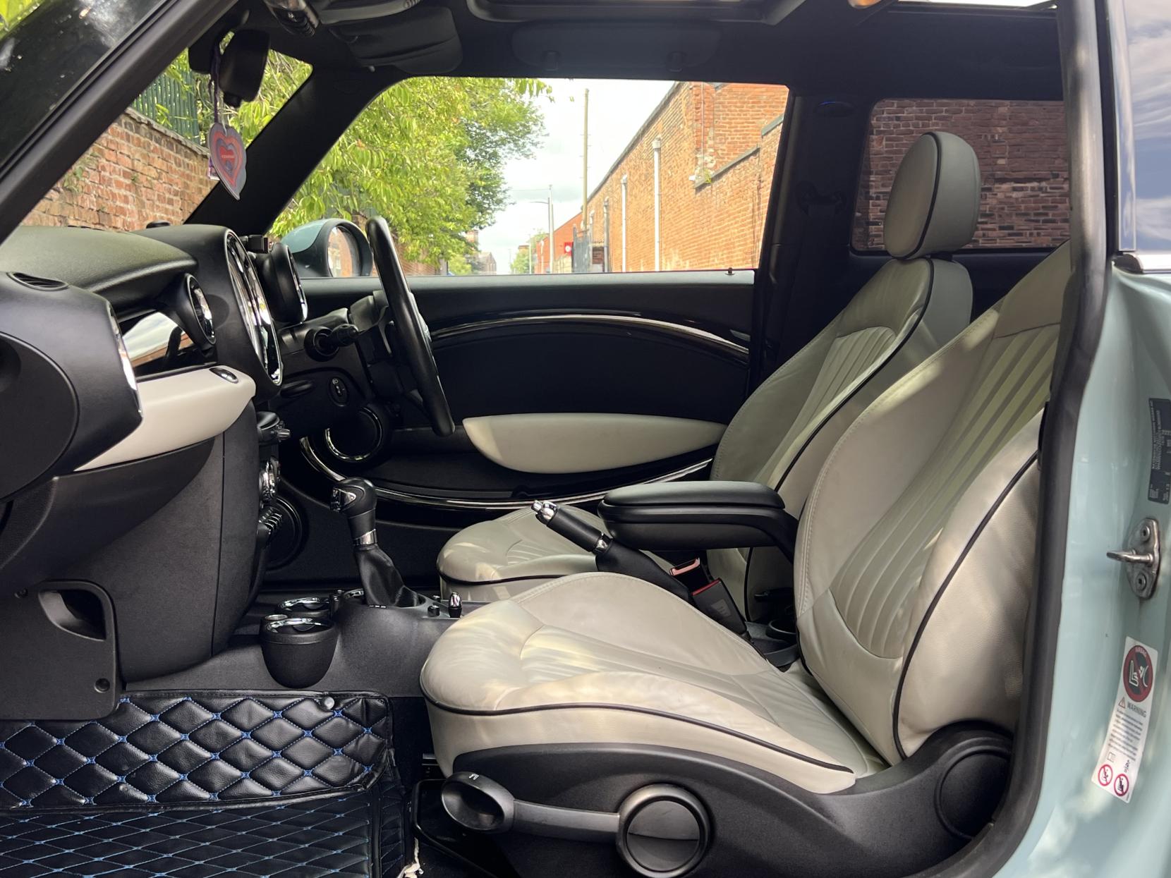 MINI Hatch 1.6 Cooper Hatchback 3dr Petrol Auto Euro 5 (122 ps)