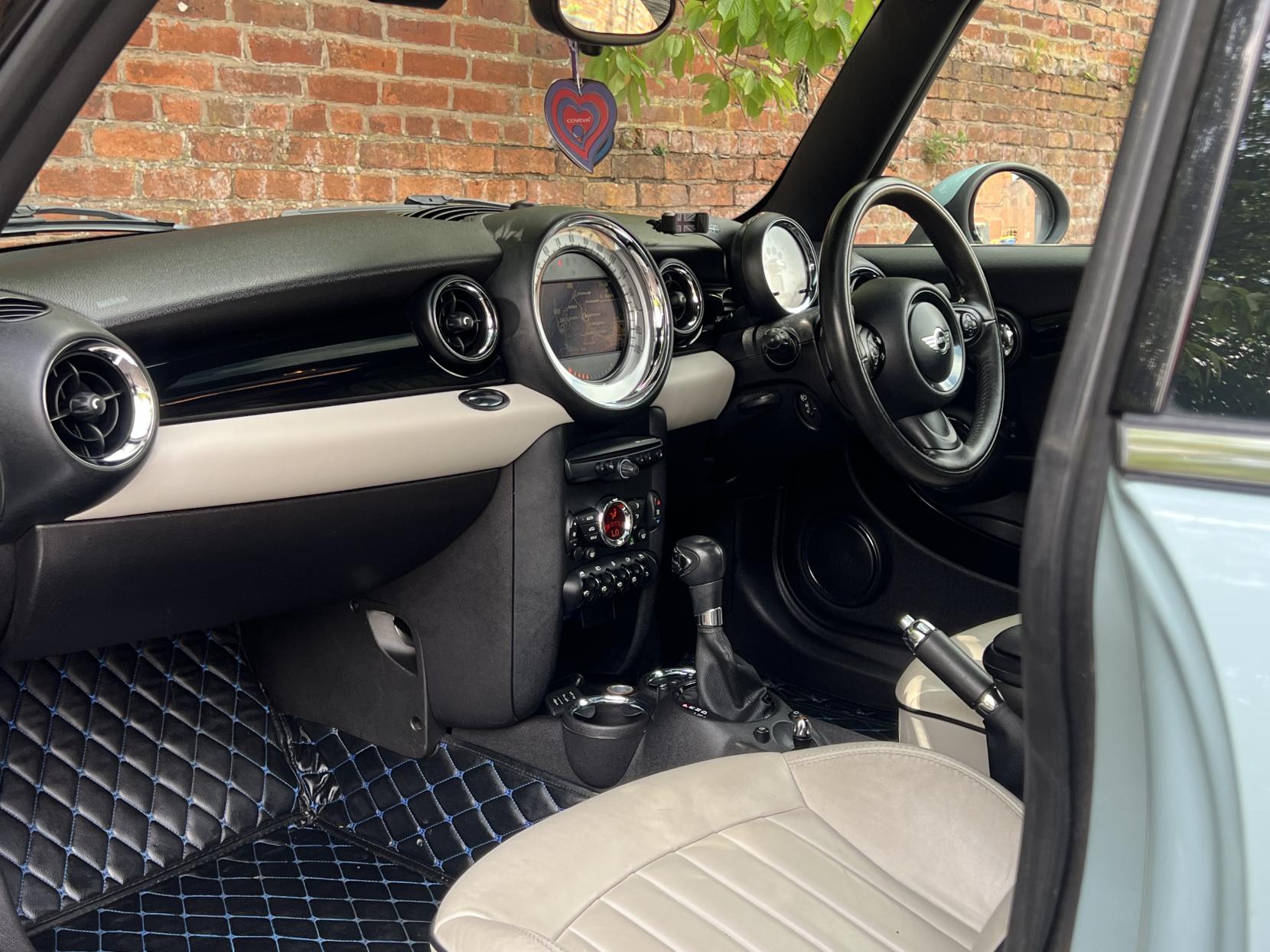 MINI Hatch 1.6 Cooper Hatchback 3dr Petrol Auto Euro 5 (122 ps)