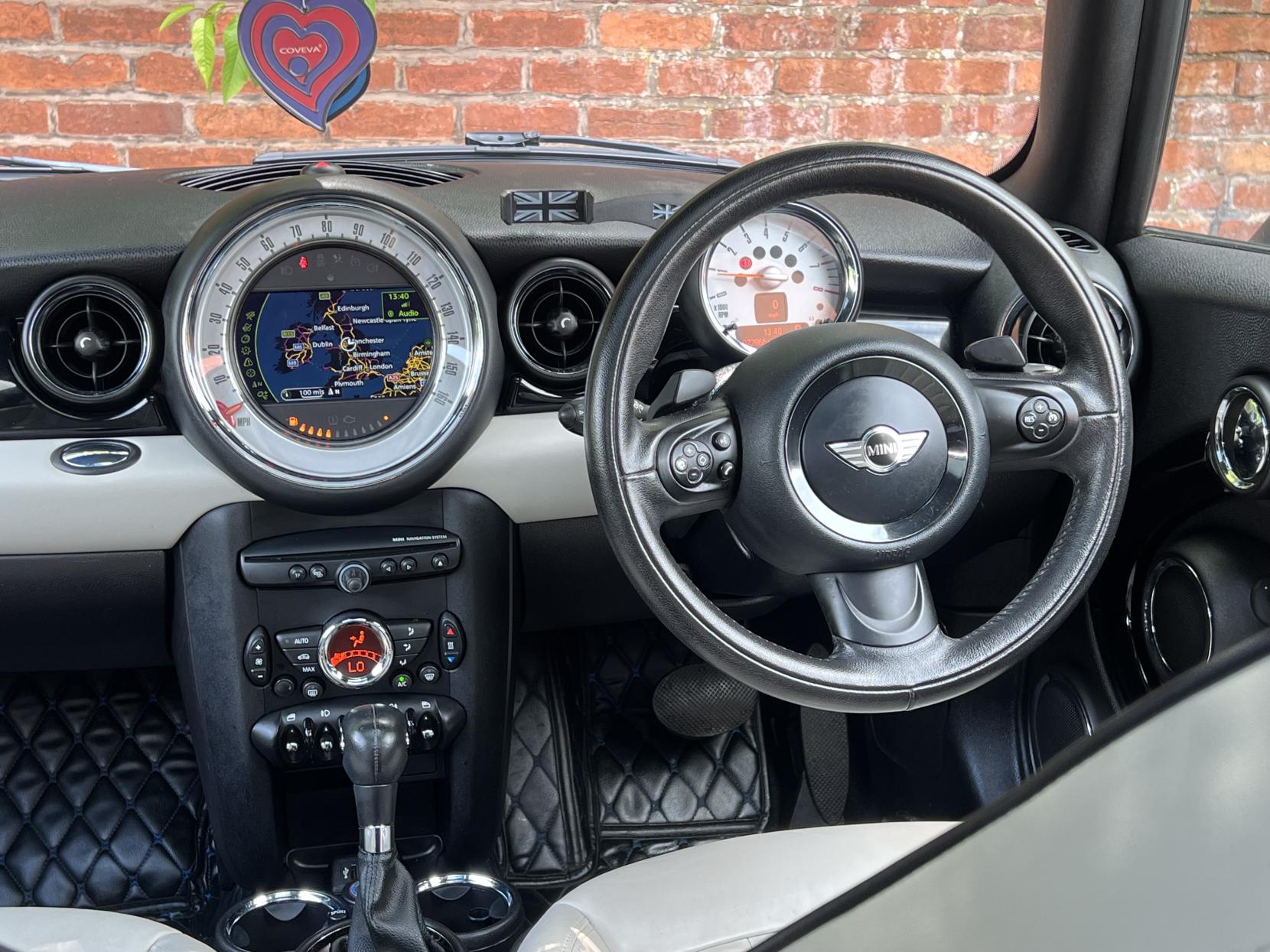 MINI Hatch 1.6 Cooper Hatchback 3dr Petrol Auto Euro 5 (122 ps)