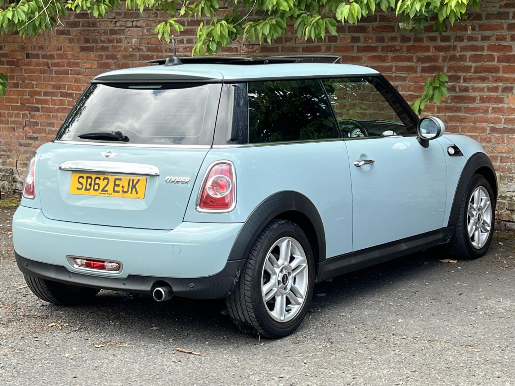 MINI Hatch 1.6 Cooper Hatchback 3dr Petrol Auto Euro 5 (122 ps)