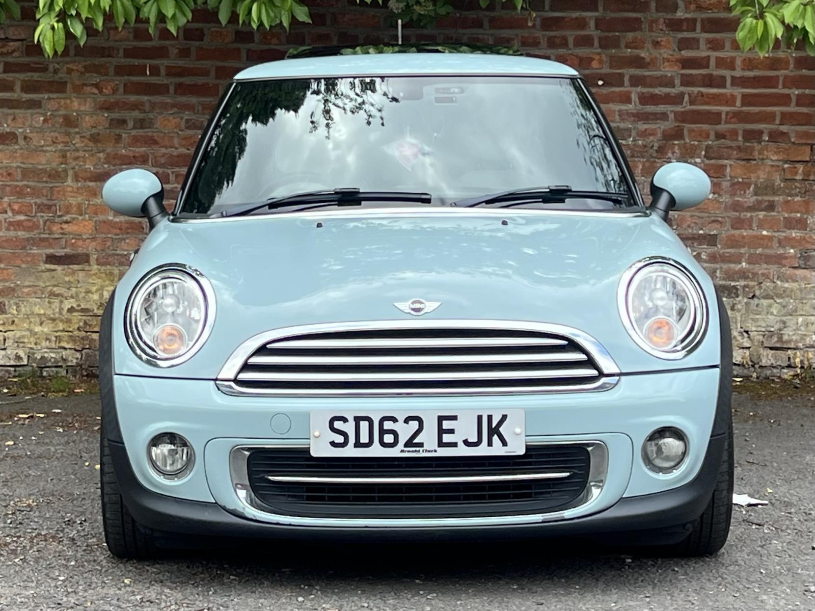 MINI Hatch 1.6 Cooper Hatchback 3dr Petrol Auto Euro 5 (122 ps)