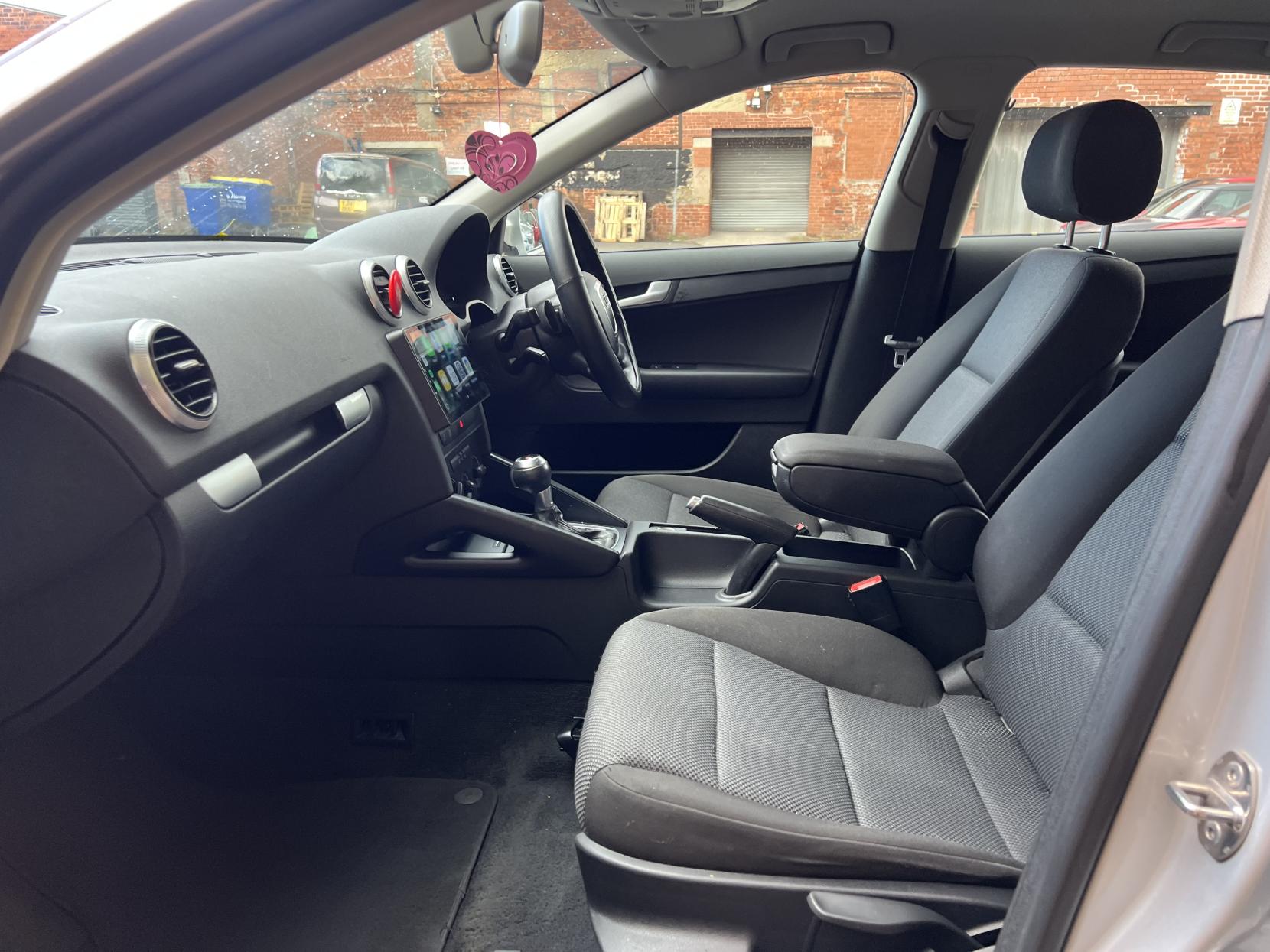 Audi A3 1.6 TDI SE Sportback 5dr Diesel S Tronic Euro 5 (s/s) (105 ps)
