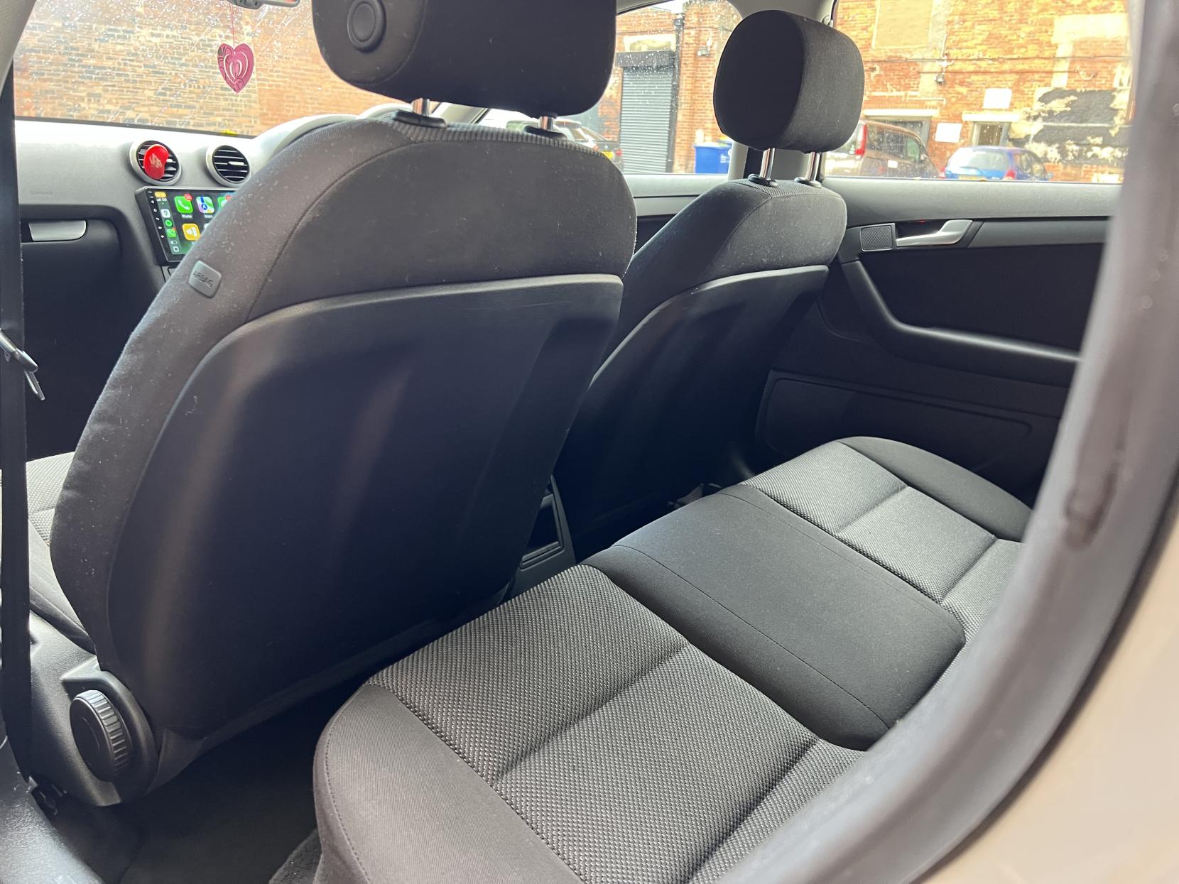 Audi A3 1.6 TDI SE Sportback 5dr Diesel S Tronic Euro 5 (s/s) (105 ps)