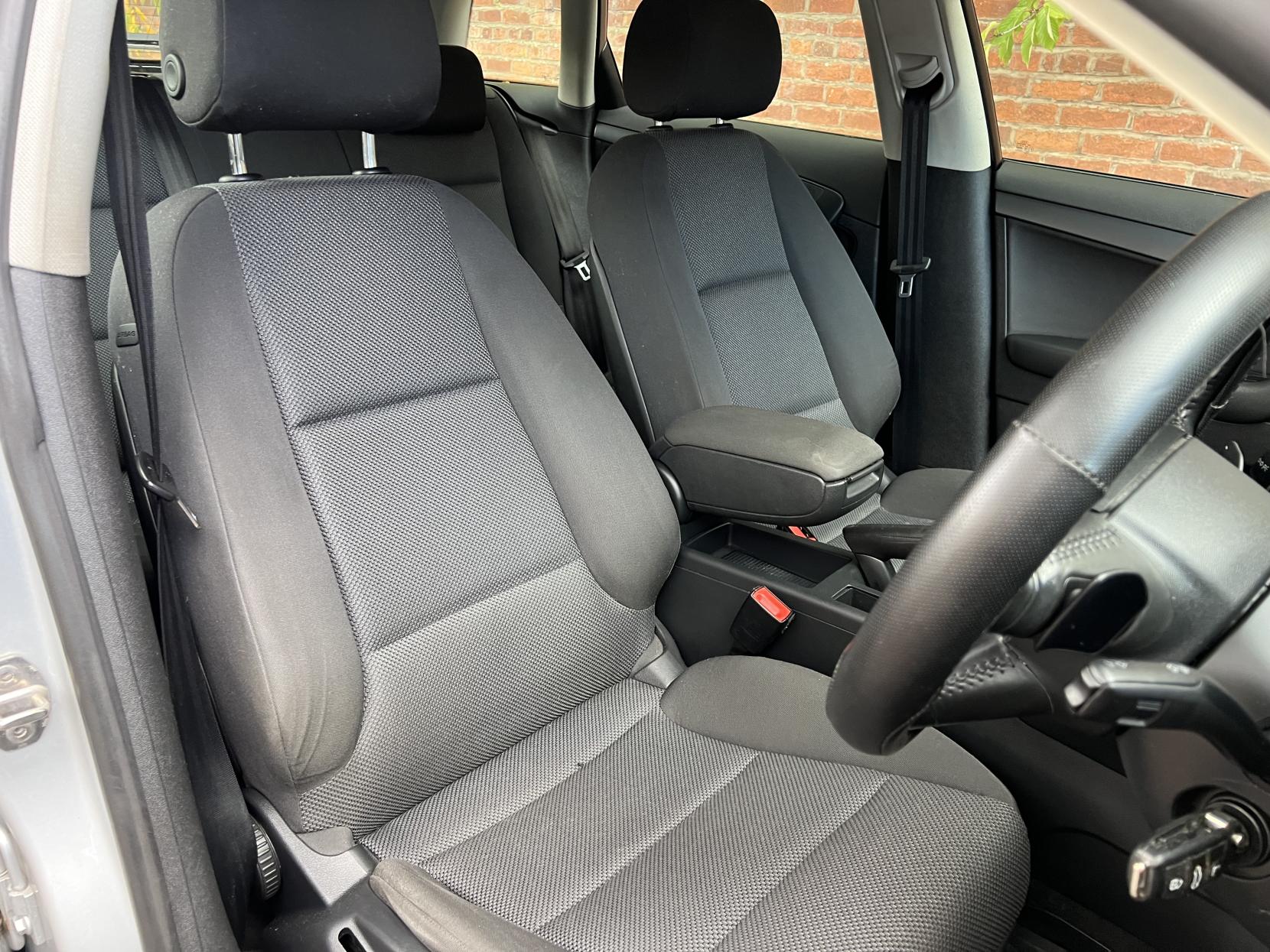 Audi A3 1.6 TDI SE Sportback 5dr Diesel S Tronic Euro 5 (s/s) (105 ps)