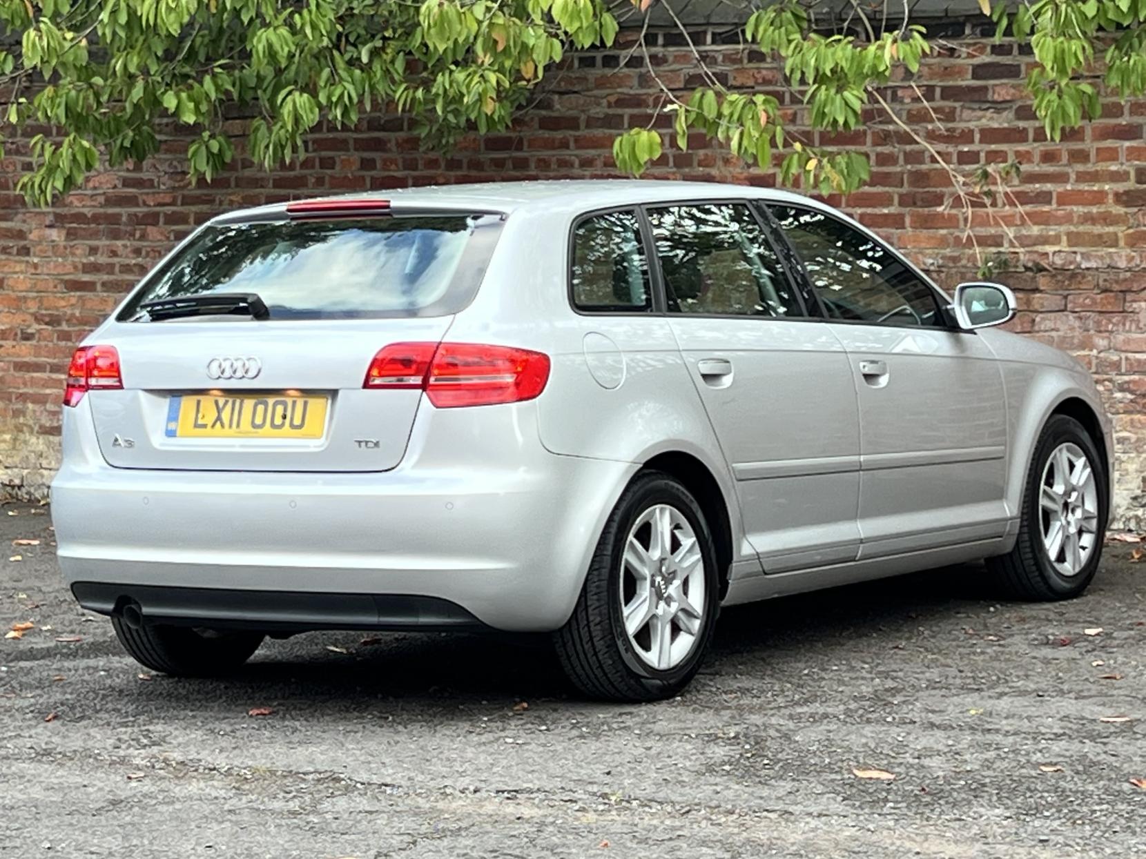 Audi A3 1.6 TDI SE Sportback 5dr Diesel S Tronic Euro 5 (s/s) (105 ps)