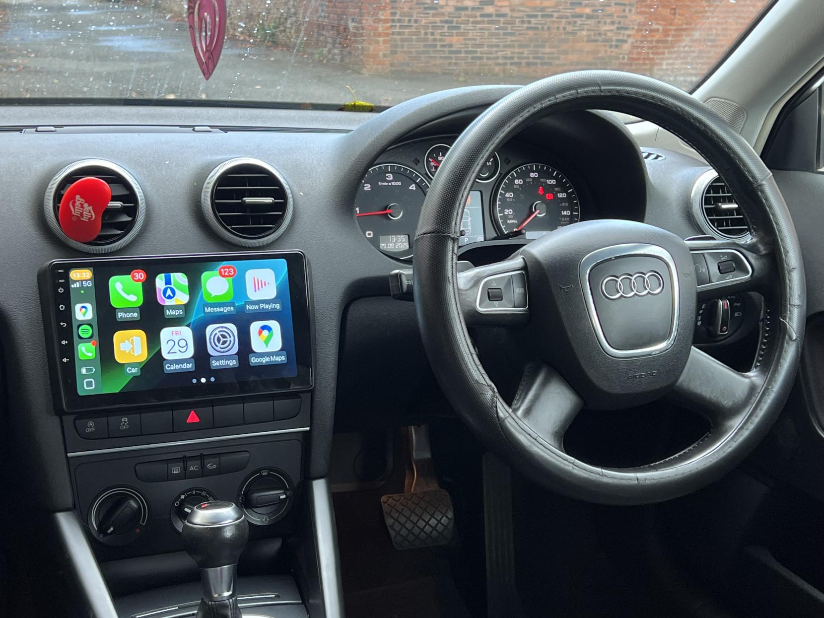 Audi A3 1.6 TDI SE Sportback 5dr Diesel S Tronic Euro 5 (s/s) (105 ps)