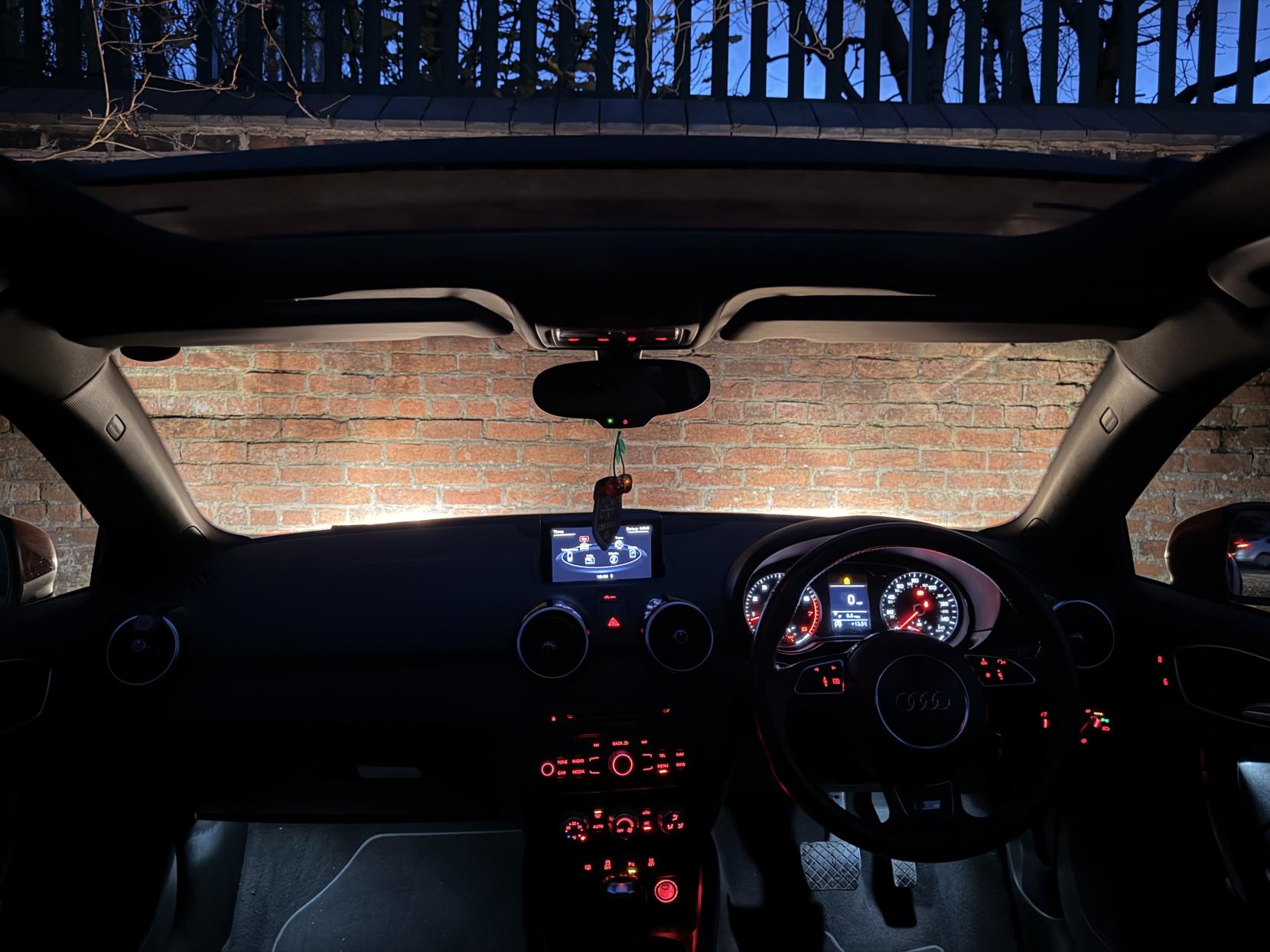 Audi A1 1.4 TFSI S line Hatchback 3dr Petrol S Tronic Euro 5 (s/s) (122 ps)