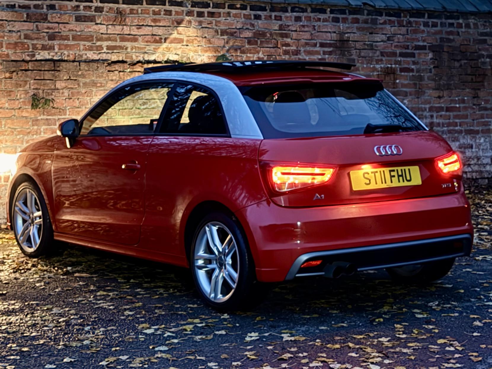Audi A1 1.4 TFSI S line Hatchback 3dr Petrol S Tronic Euro 5 (s/s) (122 ps)