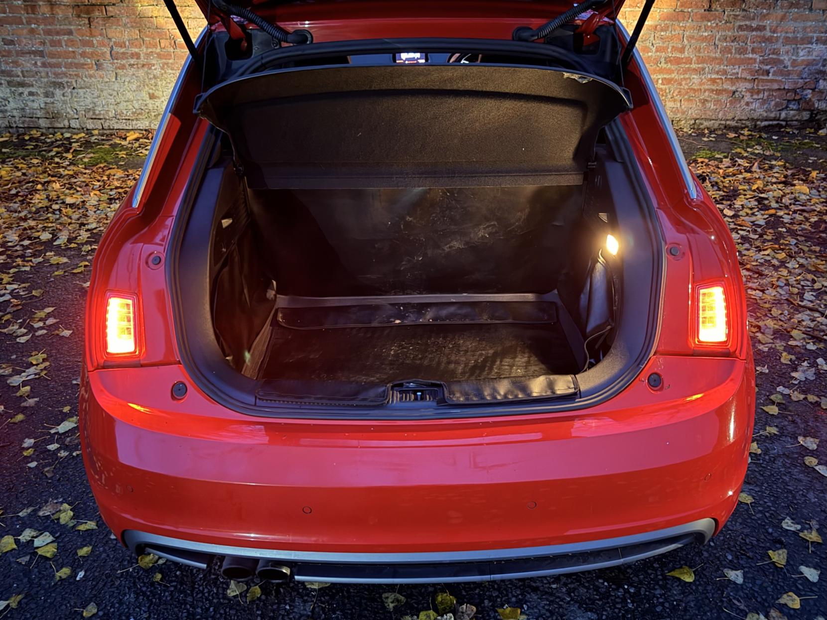 Audi A1 1.4 TFSI S line Hatchback 3dr Petrol S Tronic Euro 5 (s/s) (122 ps)