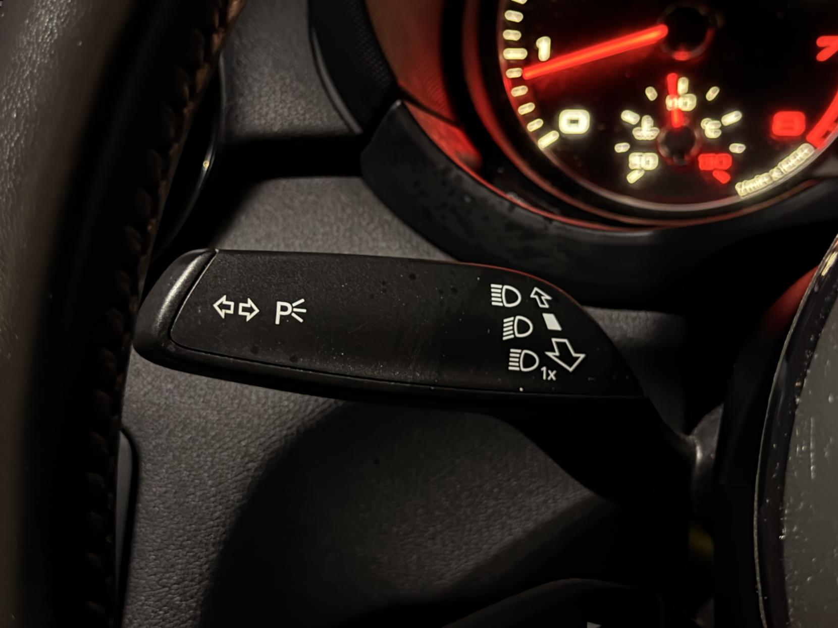 Audi A1 1.4 TFSI S line Hatchback 3dr Petrol S Tronic Euro 5 (s/s) (122 ps)