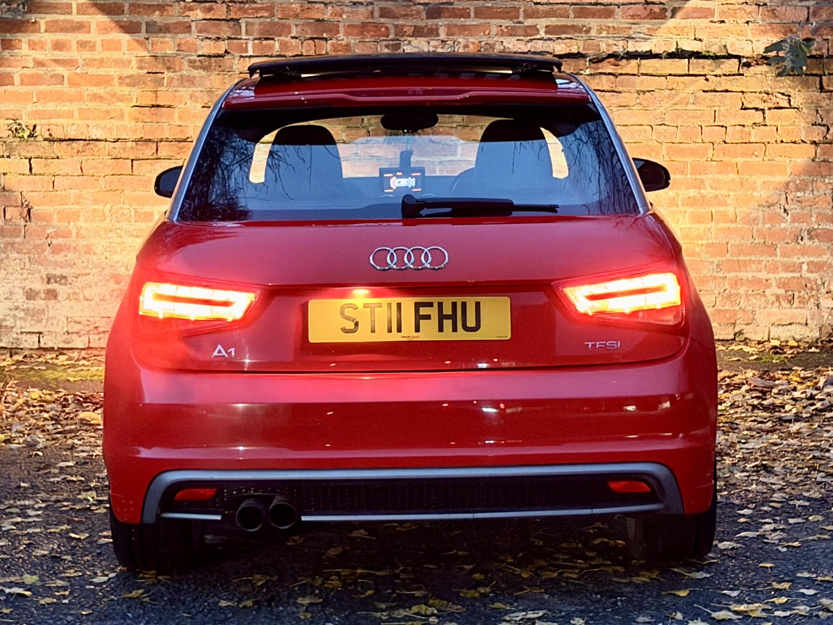 Audi A1 1.4 TFSI S line Hatchback 3dr Petrol S Tronic Euro 5 (s/s) (122 ps)