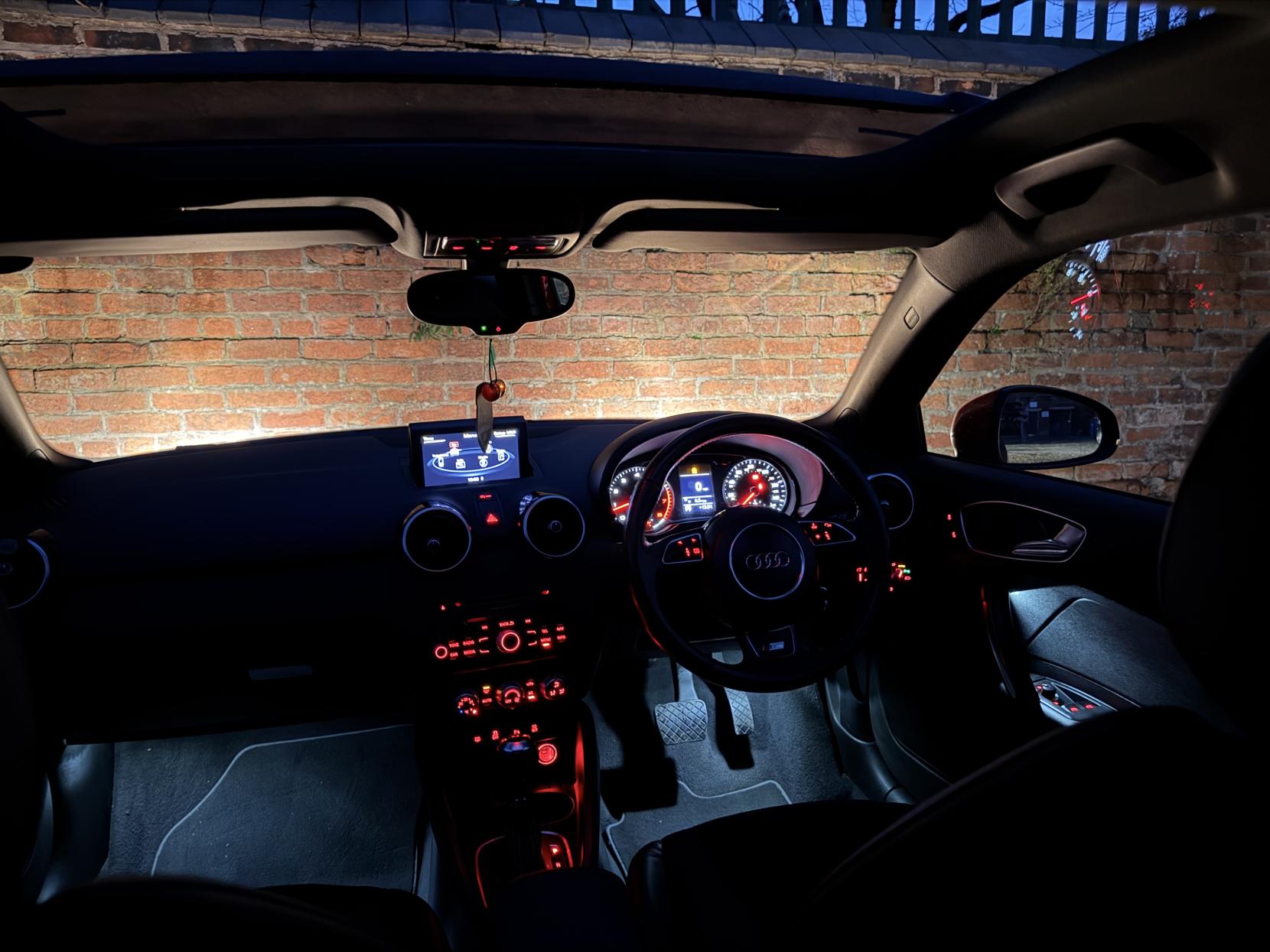 Audi A1 1.4 TFSI S line Hatchback 3dr Petrol S Tronic Euro 5 (s/s) (122 ps)