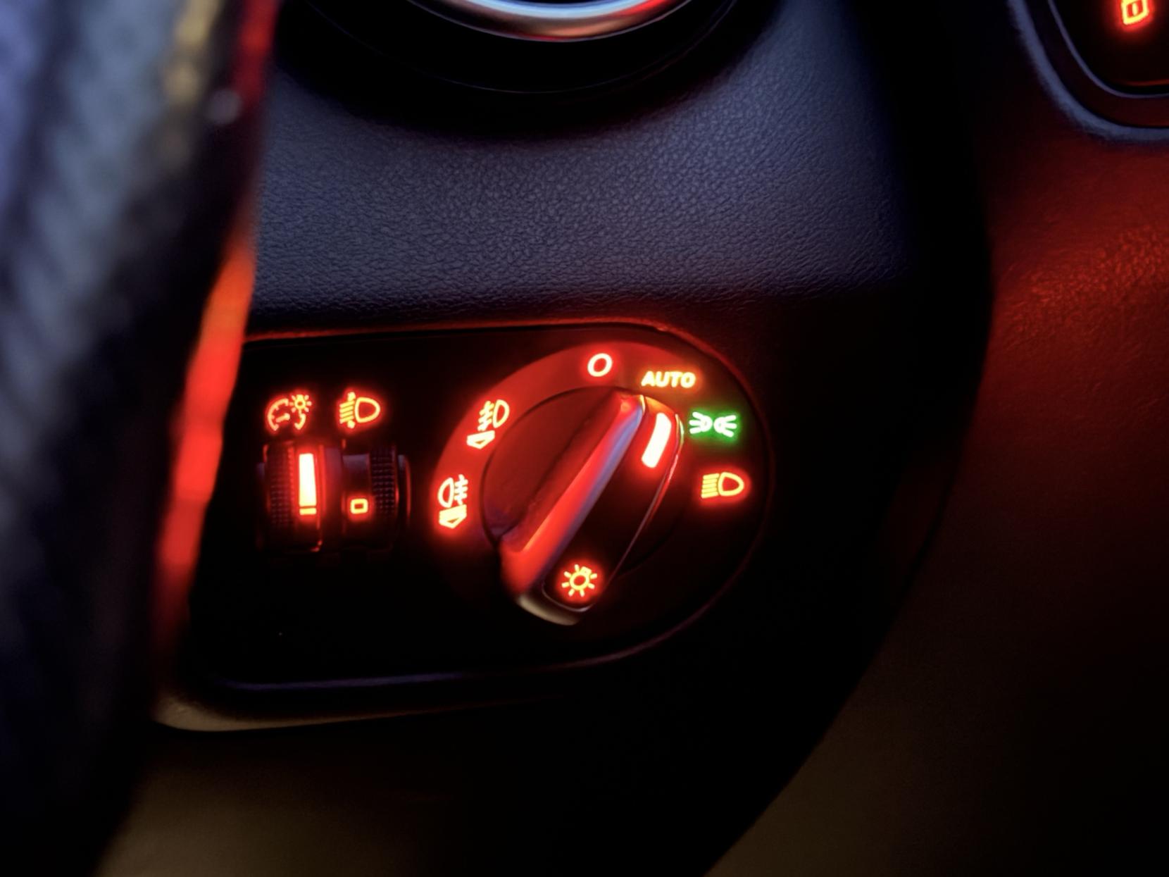 Audi A1 1.4 TFSI S line Hatchback 3dr Petrol S Tronic Euro 5 (s/s) (122 ps)