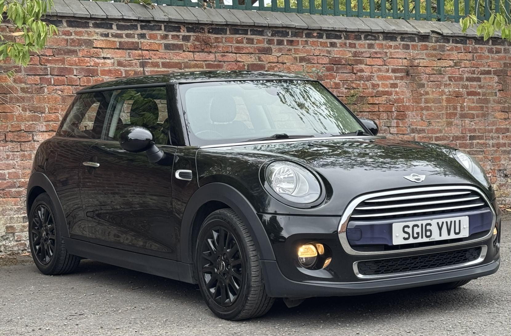 MINI Hatch 1.5 Cooper D Hatchback 3dr Diesel Manual Euro 6 (s/s) (116 ps)