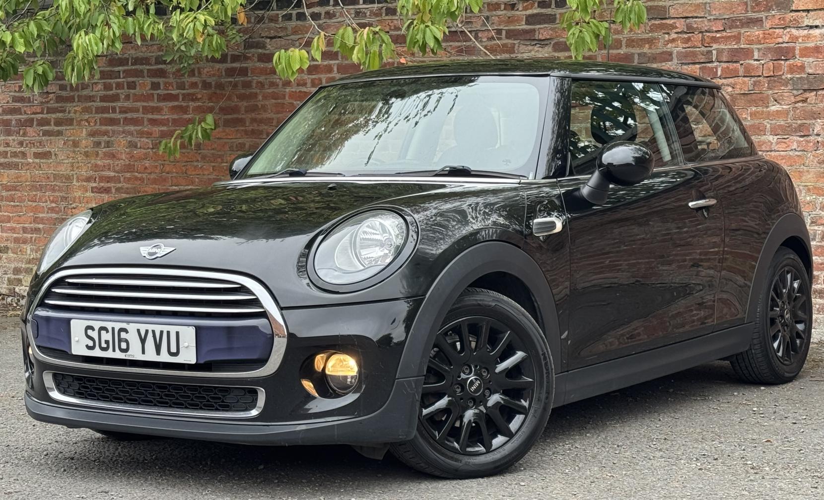 MINI Hatch 1.5 Cooper D Hatchback 3dr Diesel Manual Euro 6 (s/s) (116 ps)