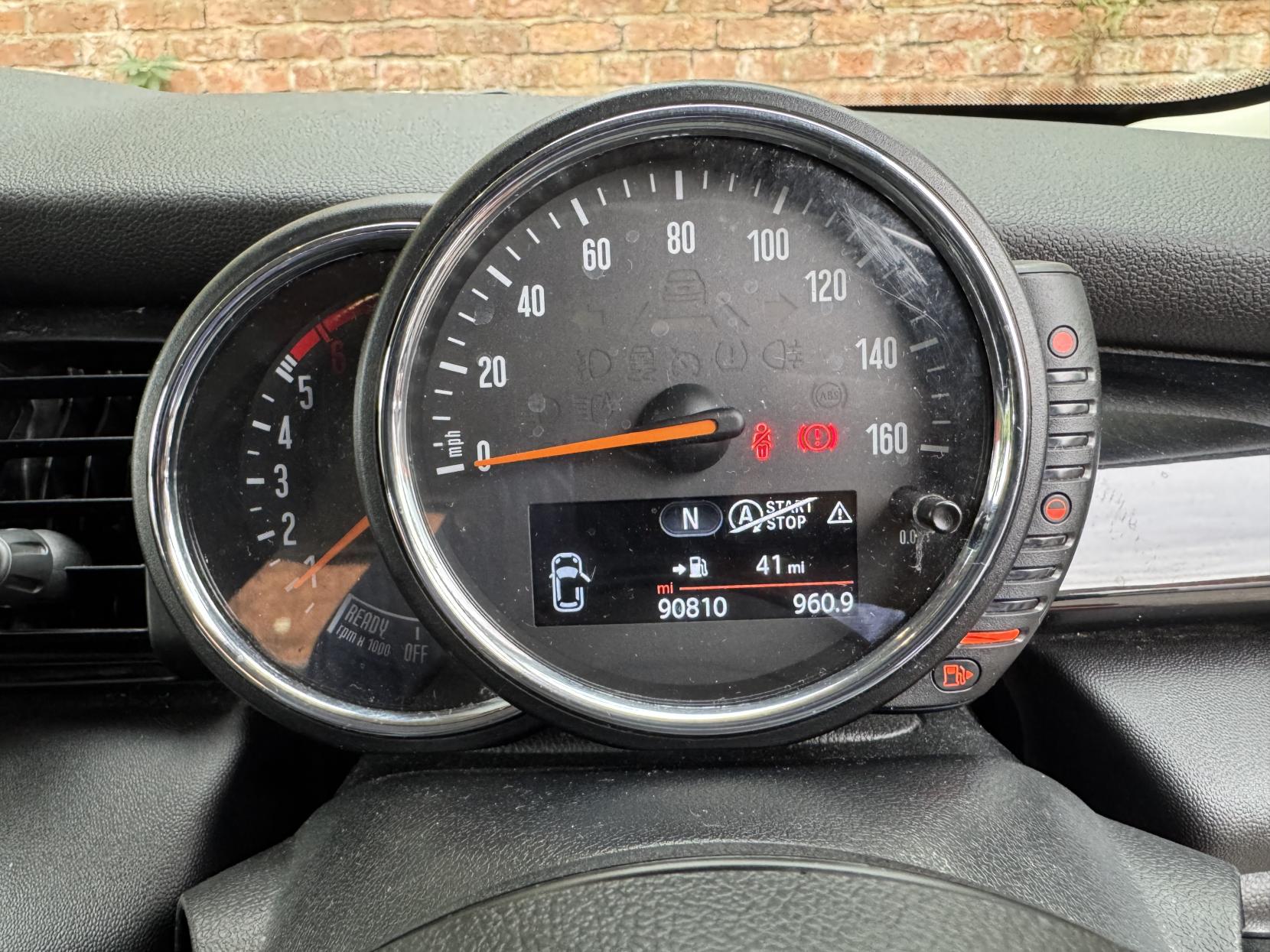 MINI Hatch 1.5 Cooper D Hatchback 3dr Diesel Manual Euro 6 (s/s) (116 ps)
