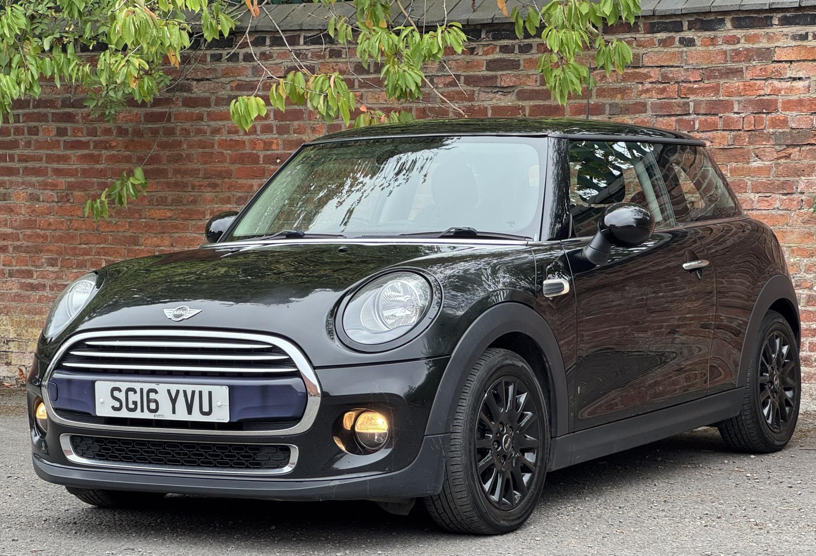 MINI Hatch 1.5 Cooper D Hatchback 3dr Diesel Manual Euro 6 (s/s) (116 ps)