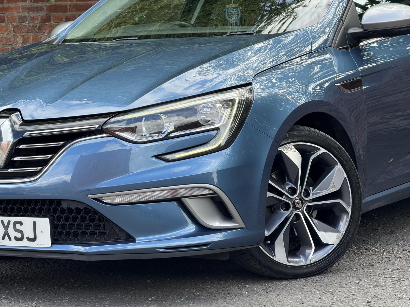 Renault Megane 1.2 TCe GT Line Nav Hatchback 5dr Petrol EDC Euro 6 (130 ps)