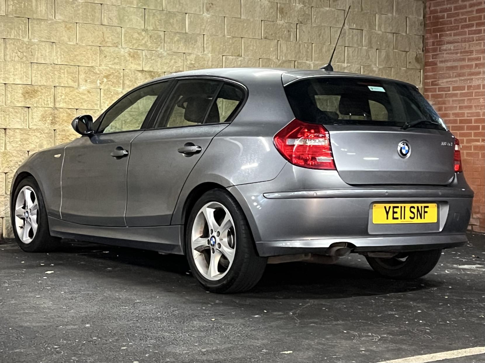 BMW 1 Series 2.0 118d SE Hatchback 5dr Diesel Steptronic Euro 5 (143 ps)