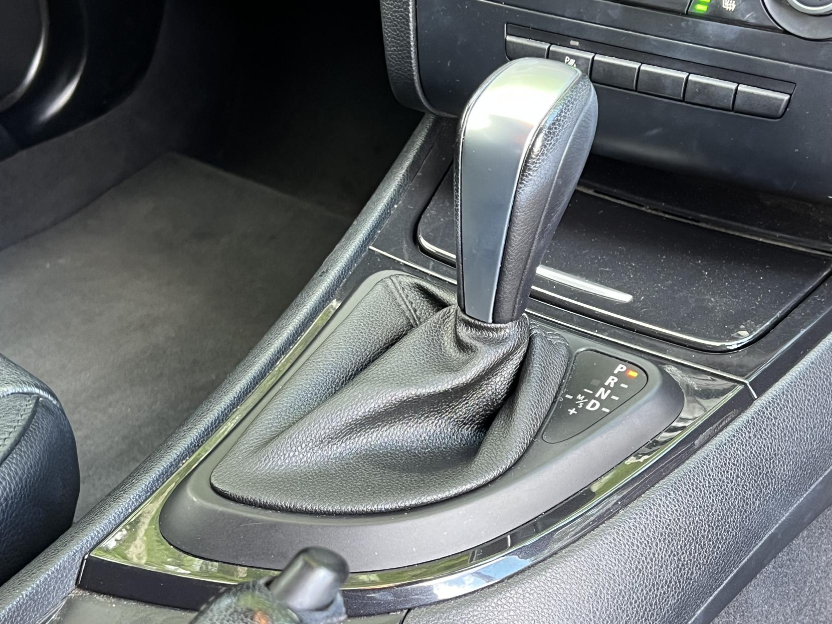 BMW 1 Series 2.0 118d SE Hatchback 5dr Diesel Steptronic Euro 5 (143 ps)