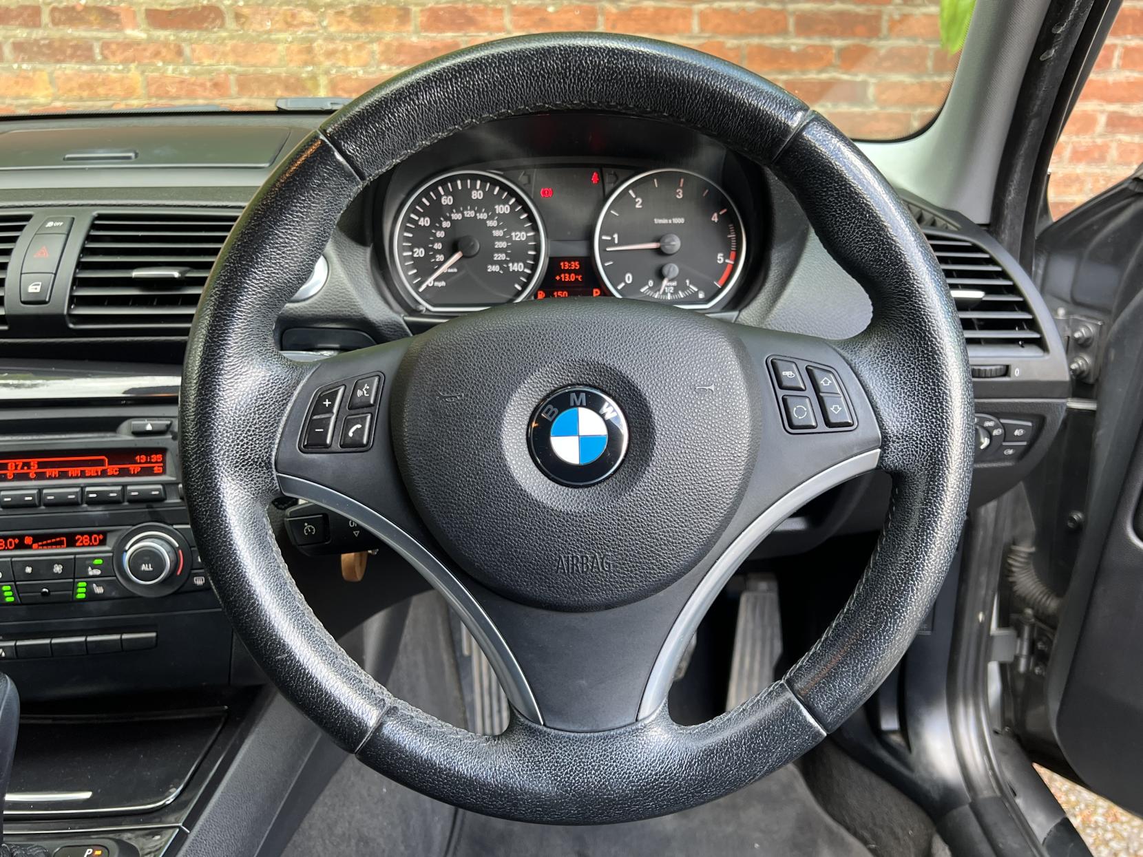 BMW 1 Series 2.0 118d SE Hatchback 5dr Diesel Steptronic Euro 5 (143 ps)