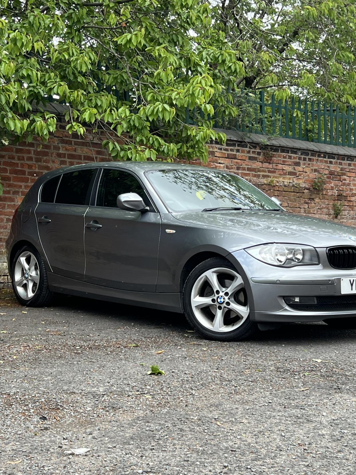 BMW 1 Series 2.0 118d SE Hatchback 5dr Diesel Steptronic Euro 5 (143 ps)