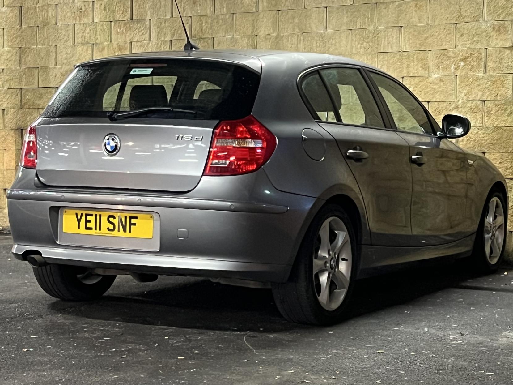 BMW 1 Series 2.0 118d SE Hatchback 5dr Diesel Steptronic Euro 5 (143 ps)